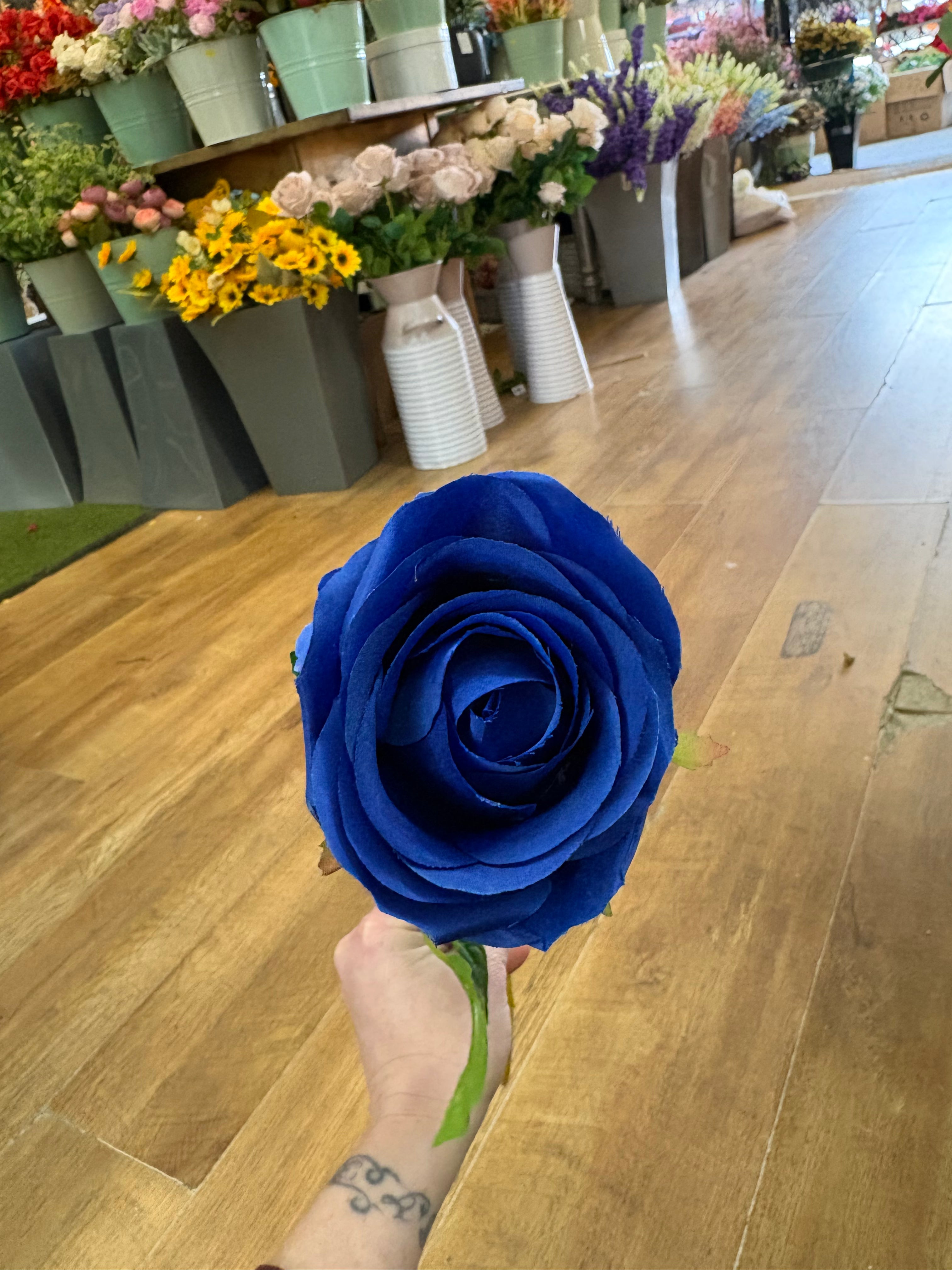 Long stem single Royal blue harper rose (head approx 10cm)
