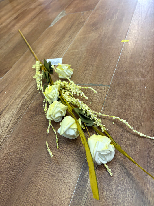 Long stem yellow rose mix spray