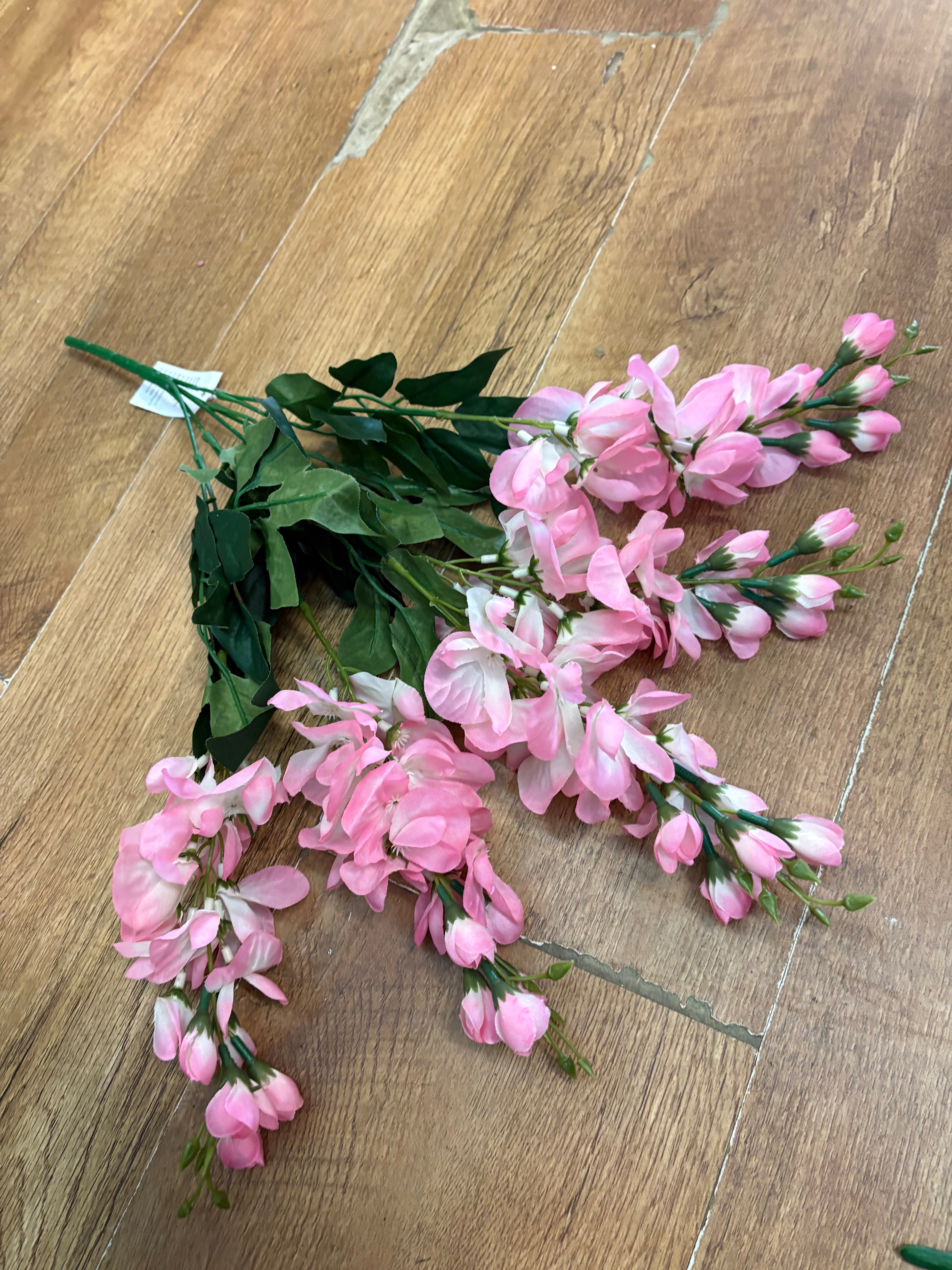 Short pink wisteria bunch