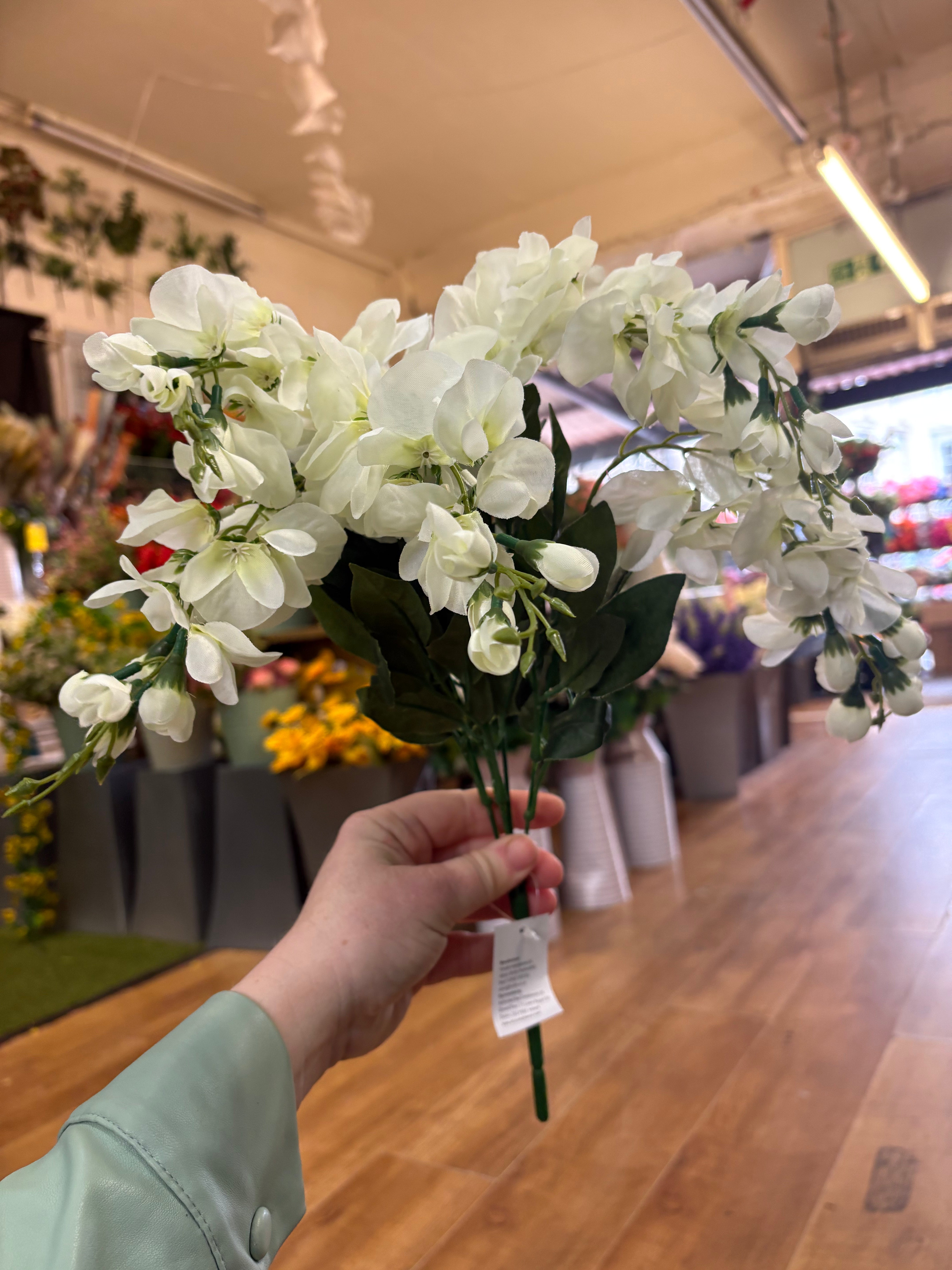 Short ivory wisteria bunch