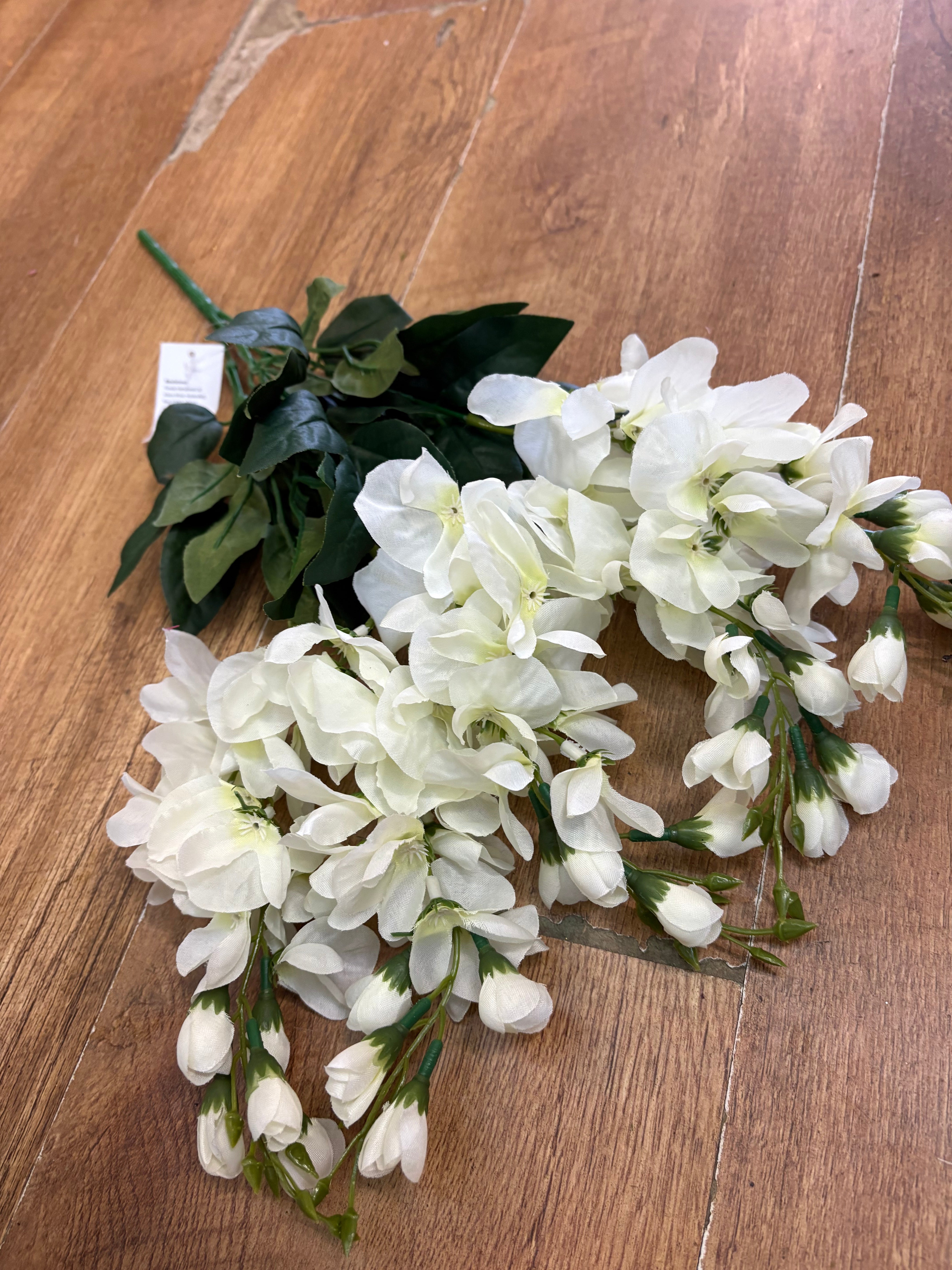 Short ivory wisteria bunch