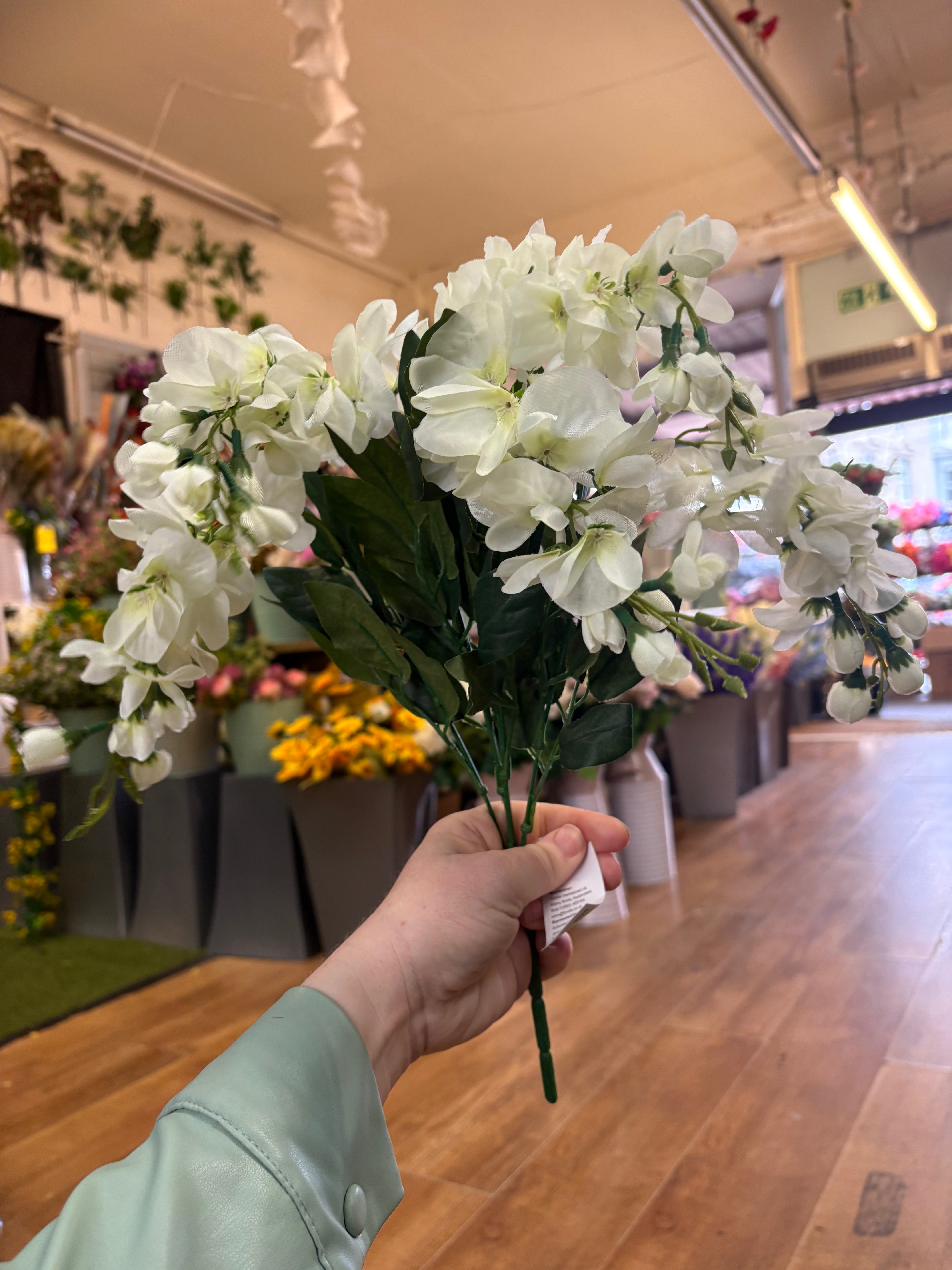Short ivory wisteria bunch
