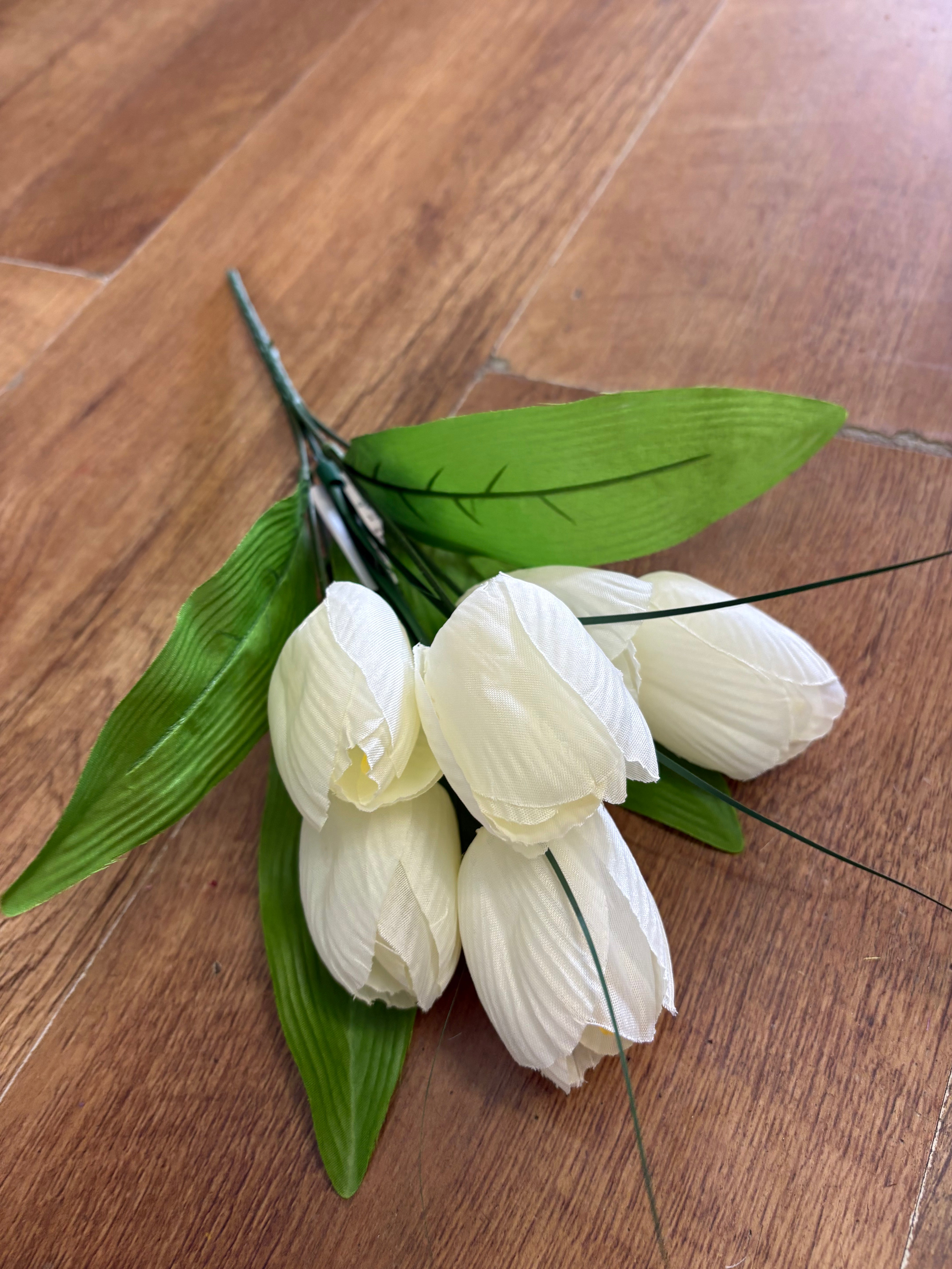 Spring tulip bunch - 4 colours available