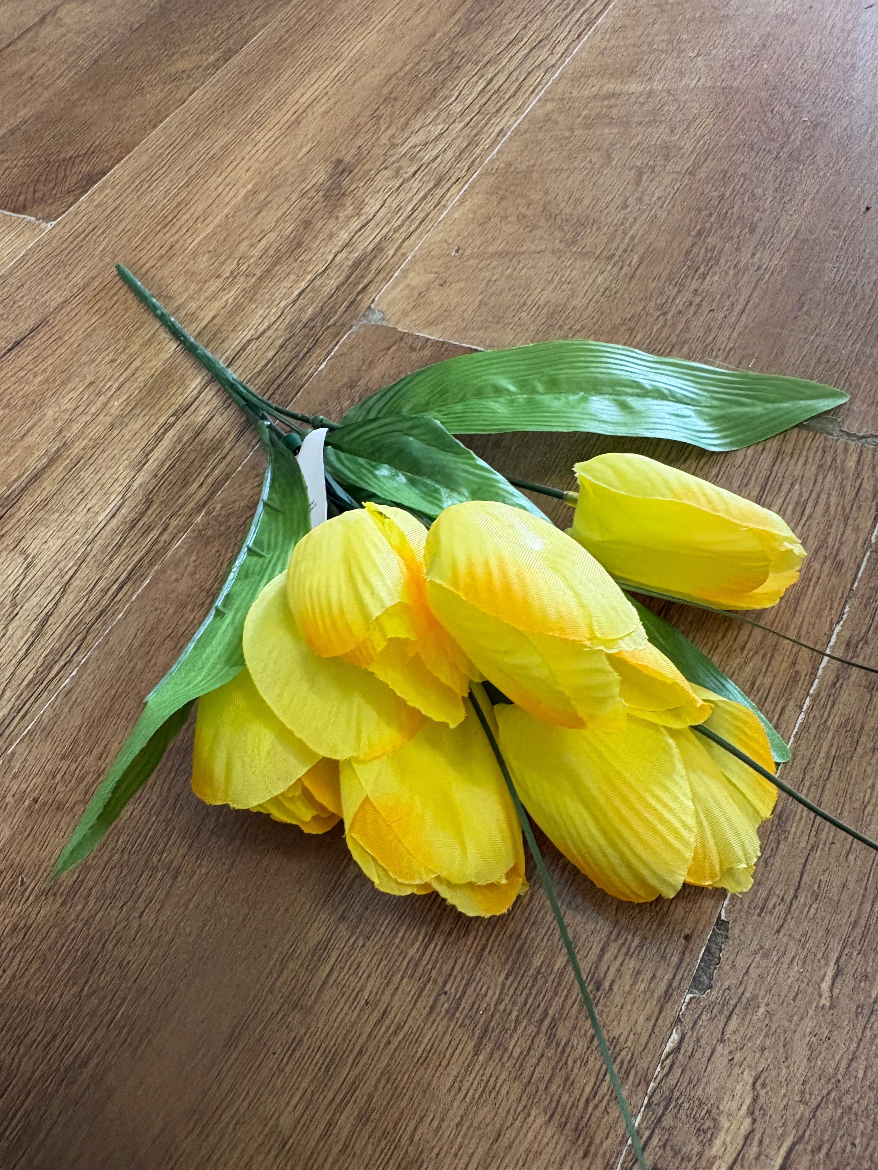 Spring tulip bunch - 4 colours available