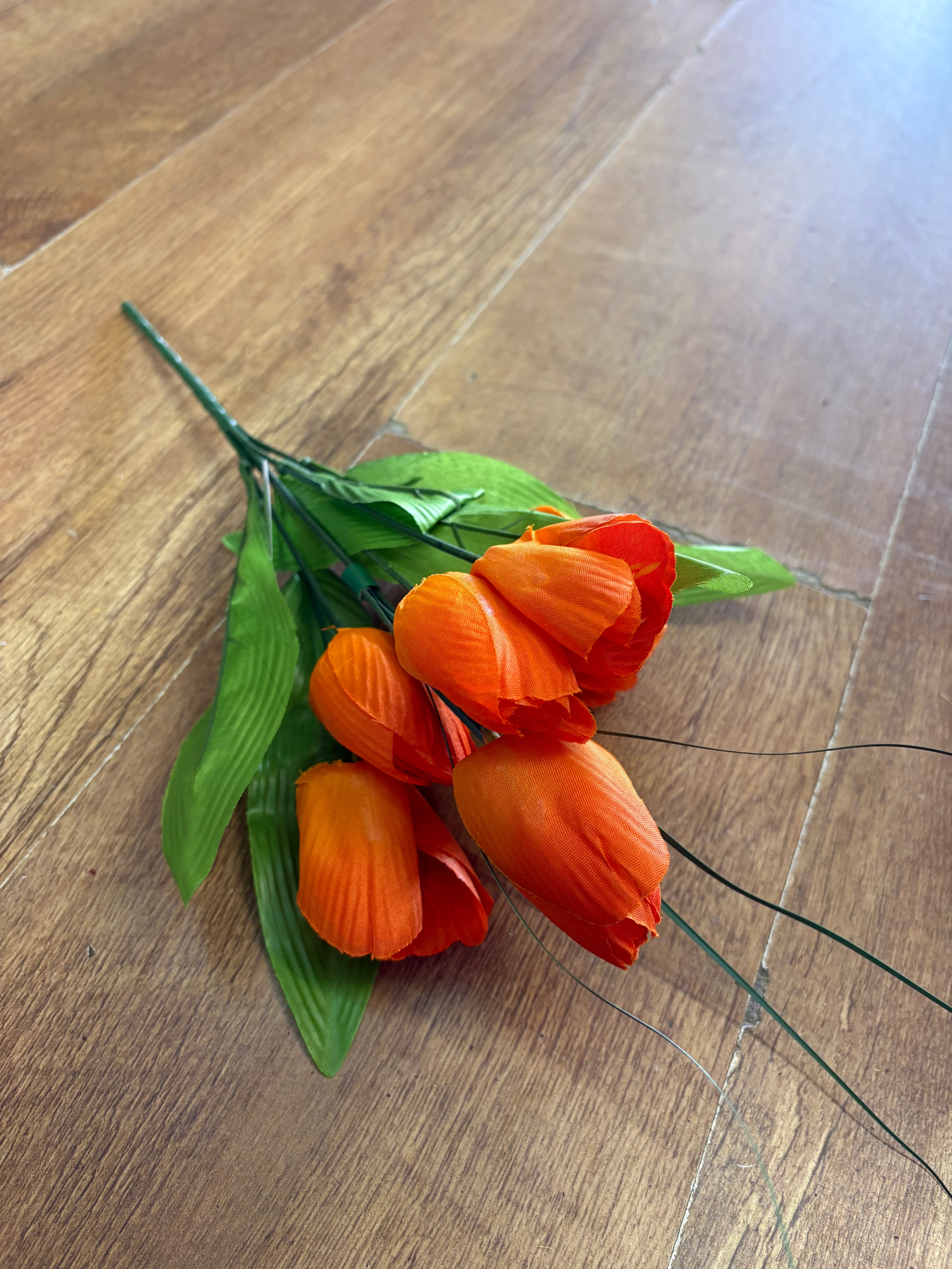 Spring tulip bunch - 4 colours available