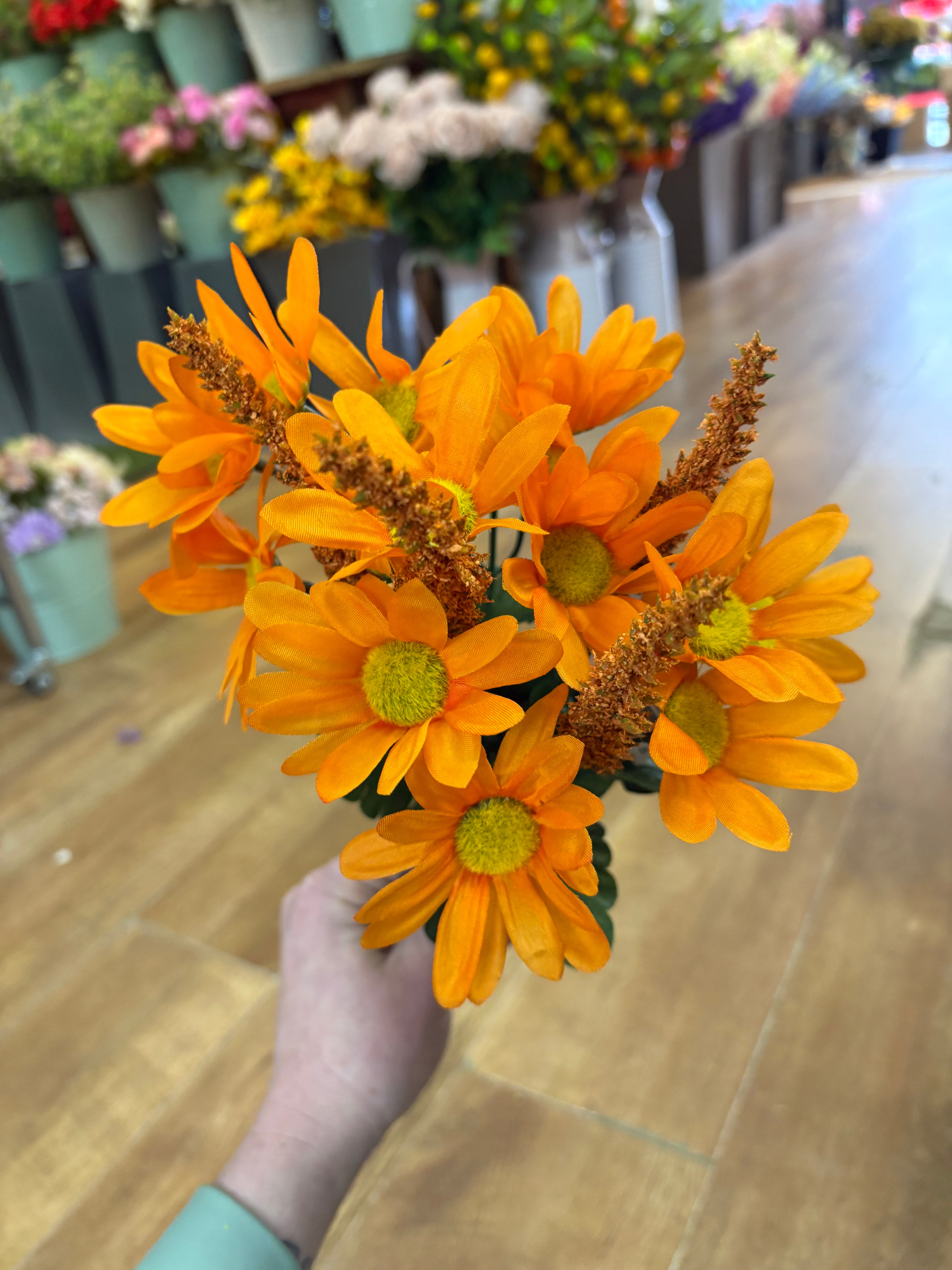 Daisy and foxtail bush - 2 colours available