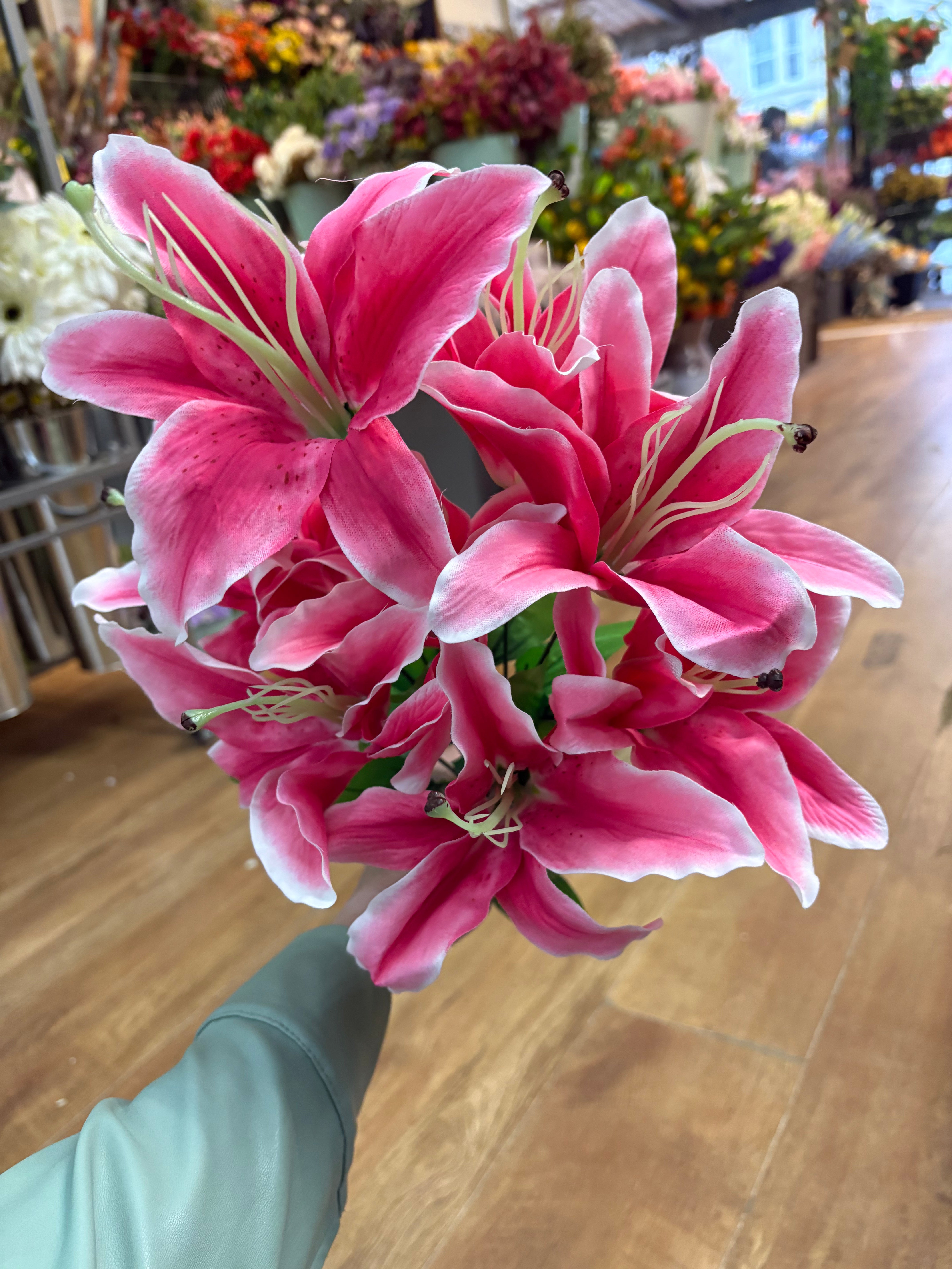 Large 9 headed lily bouquet - 3 colours available