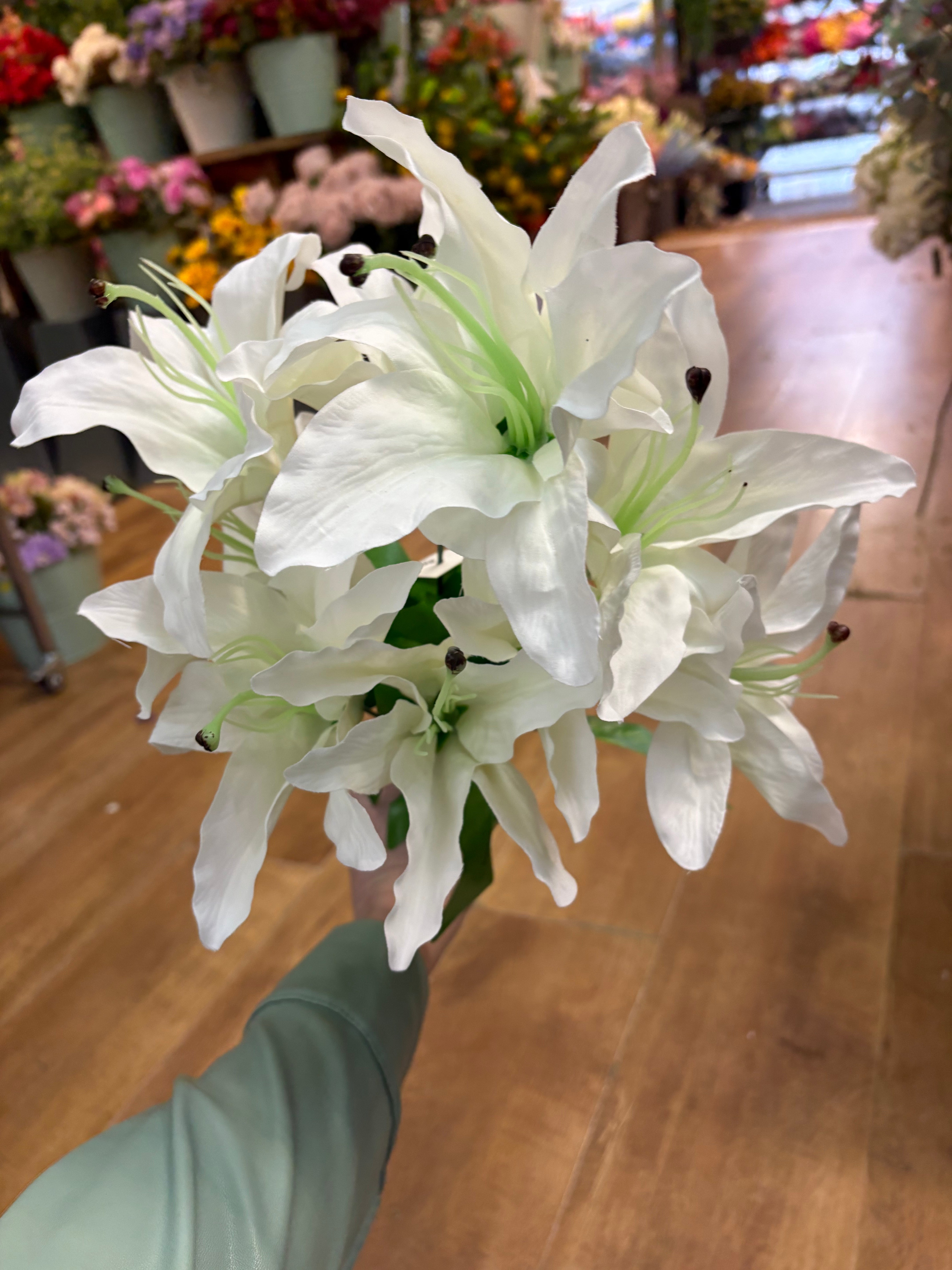 Large 9 headed lily bouquet - 3 colours available