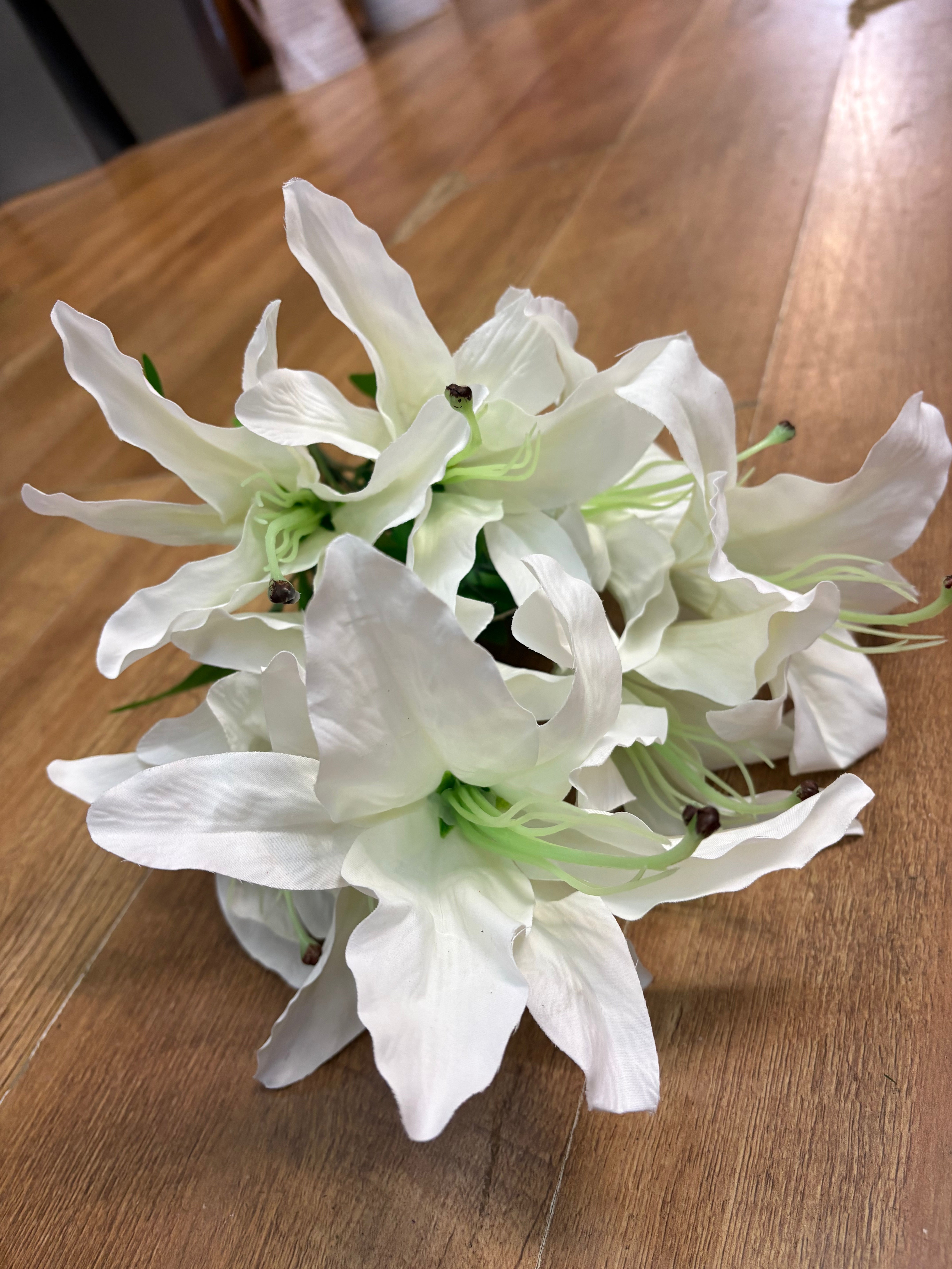 Large 9 headed lily bouquet - 3 colours available