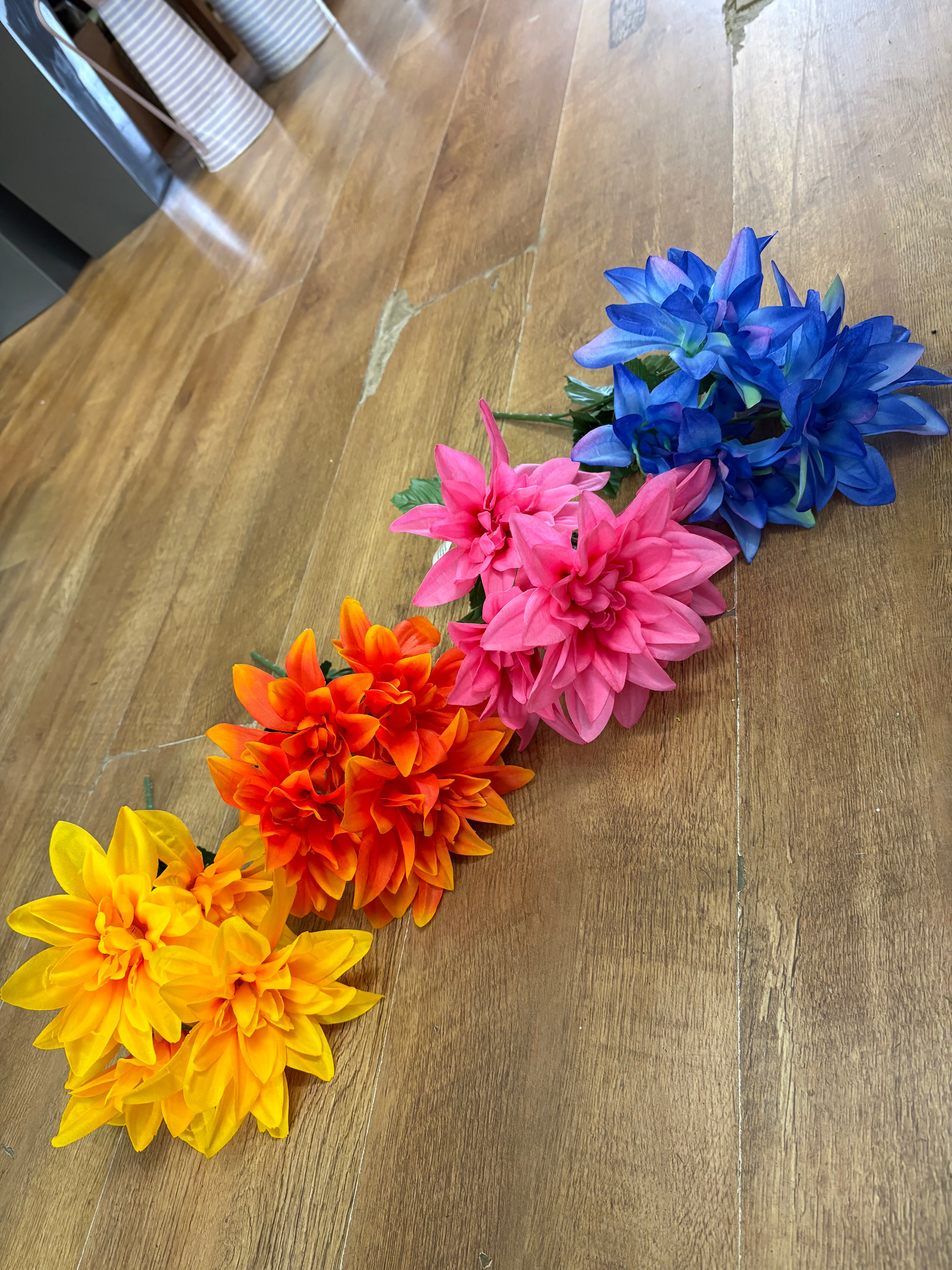 Dahlia bush - 4 colours available