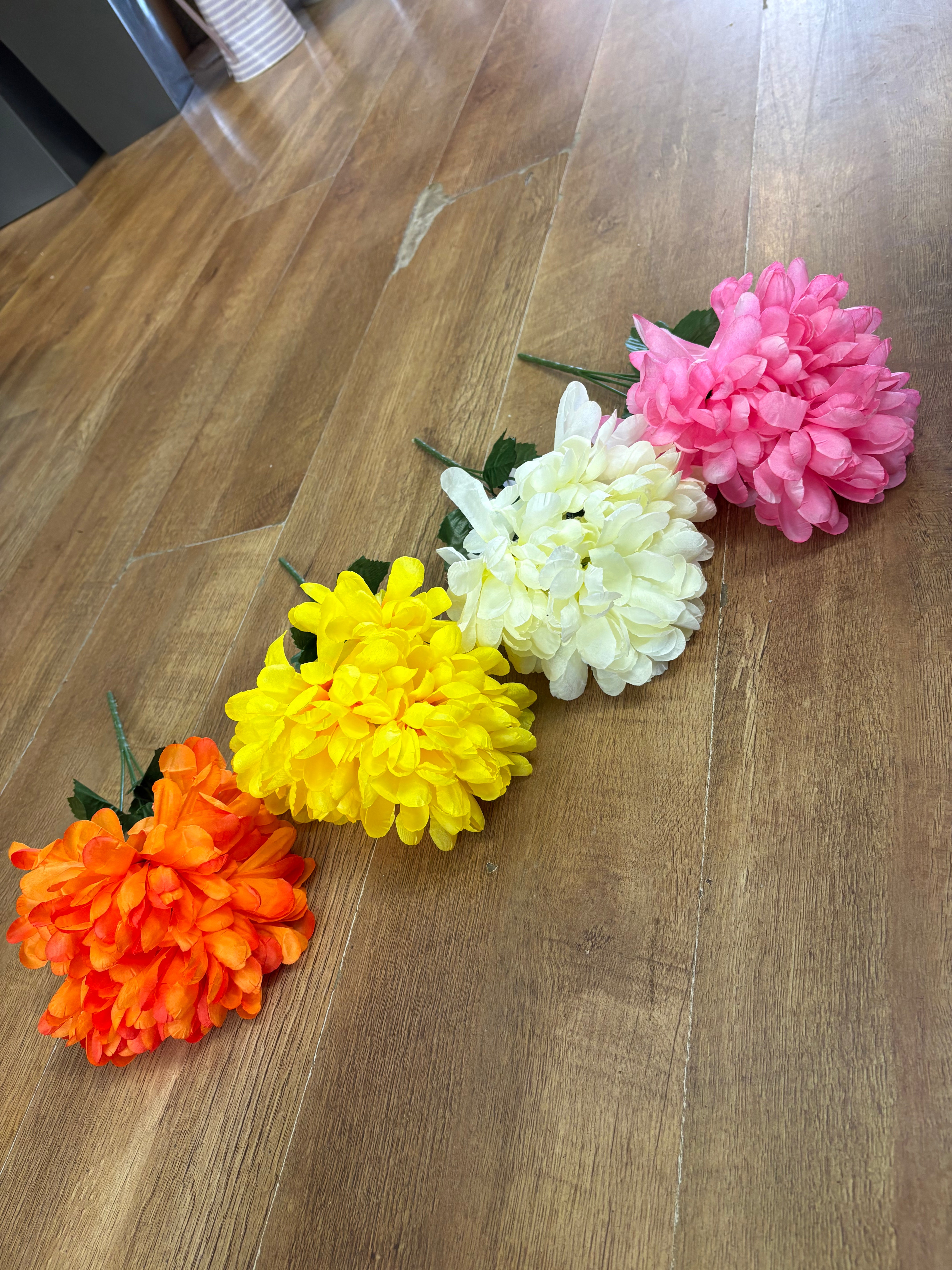 Ball mum bush - 4 colours available