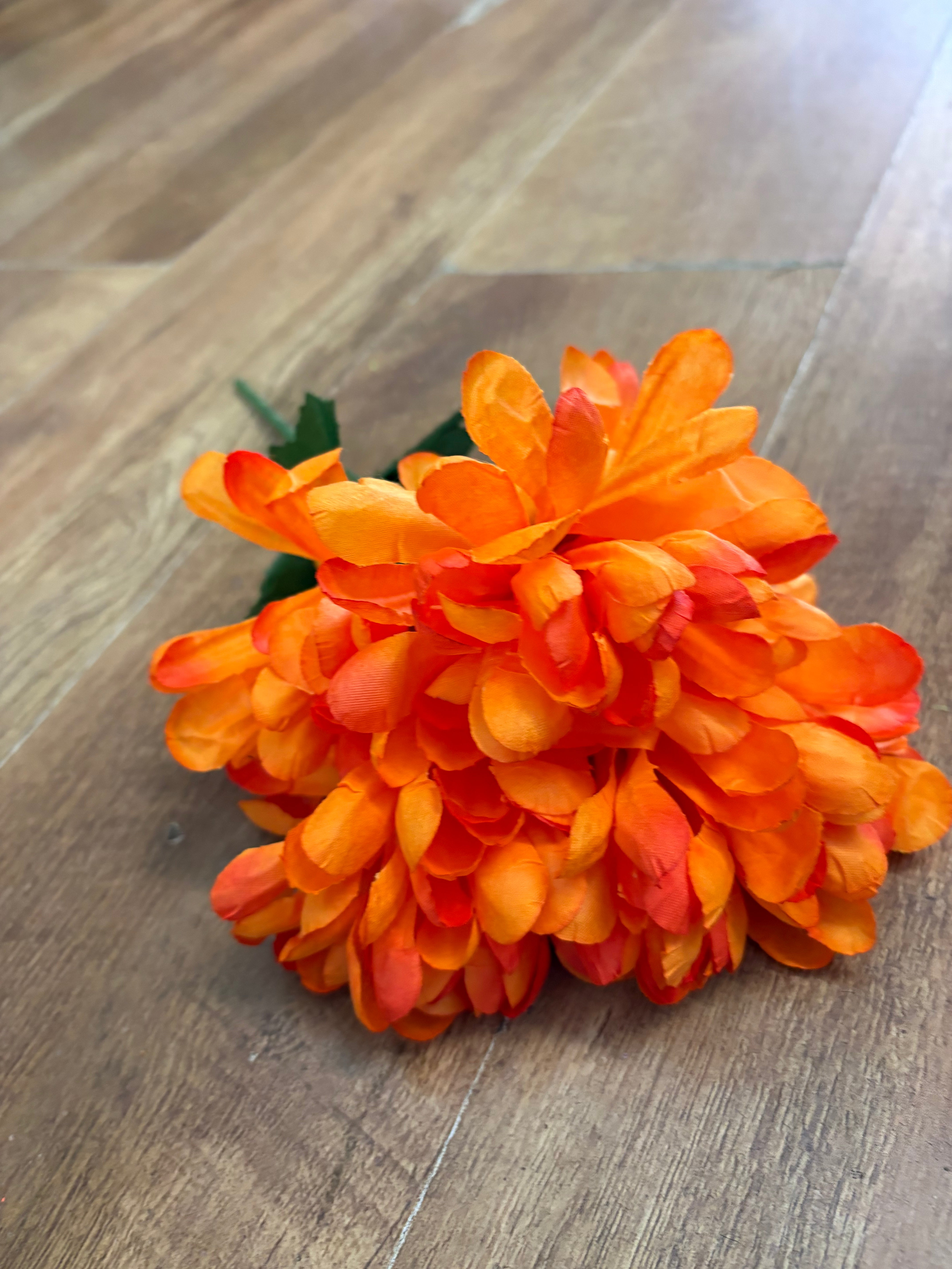 Ball mum bush - 4 colours available
