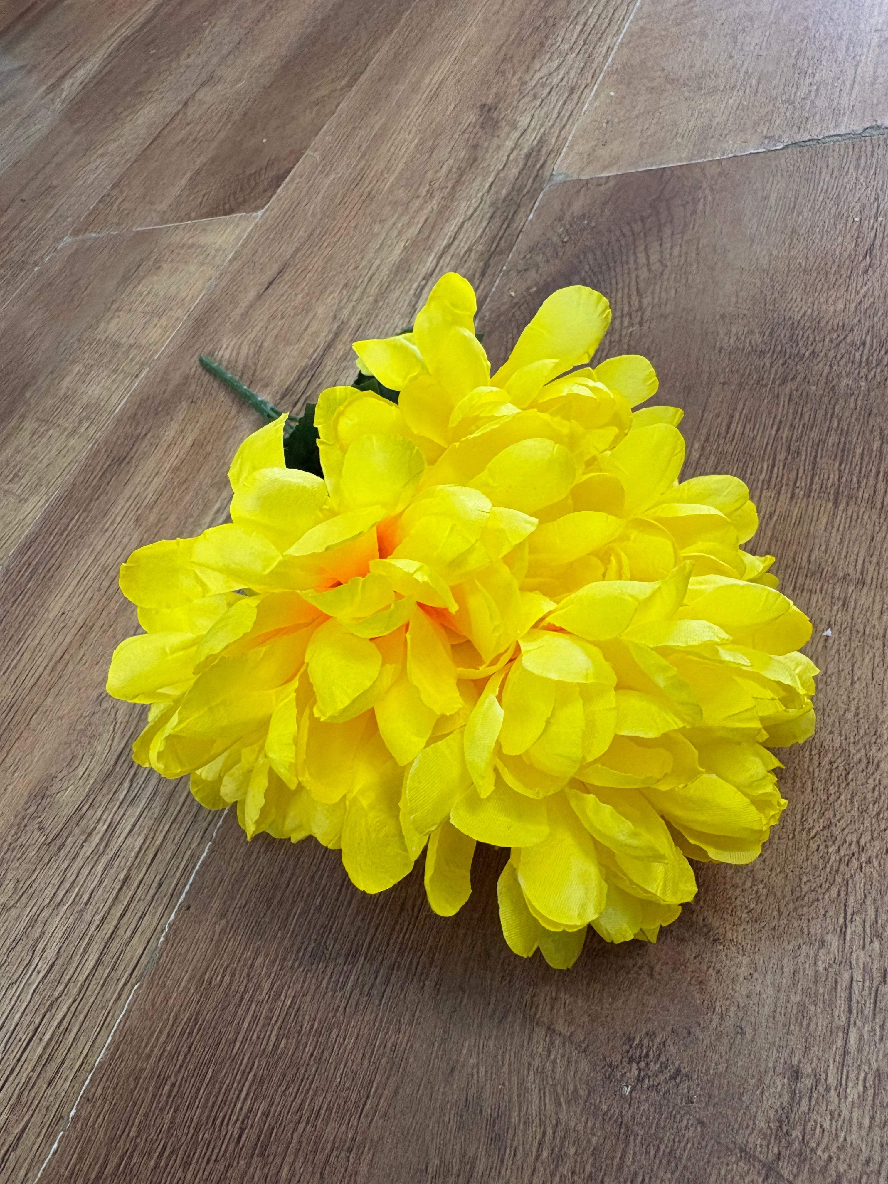 Ball mum bush - 4 colours available