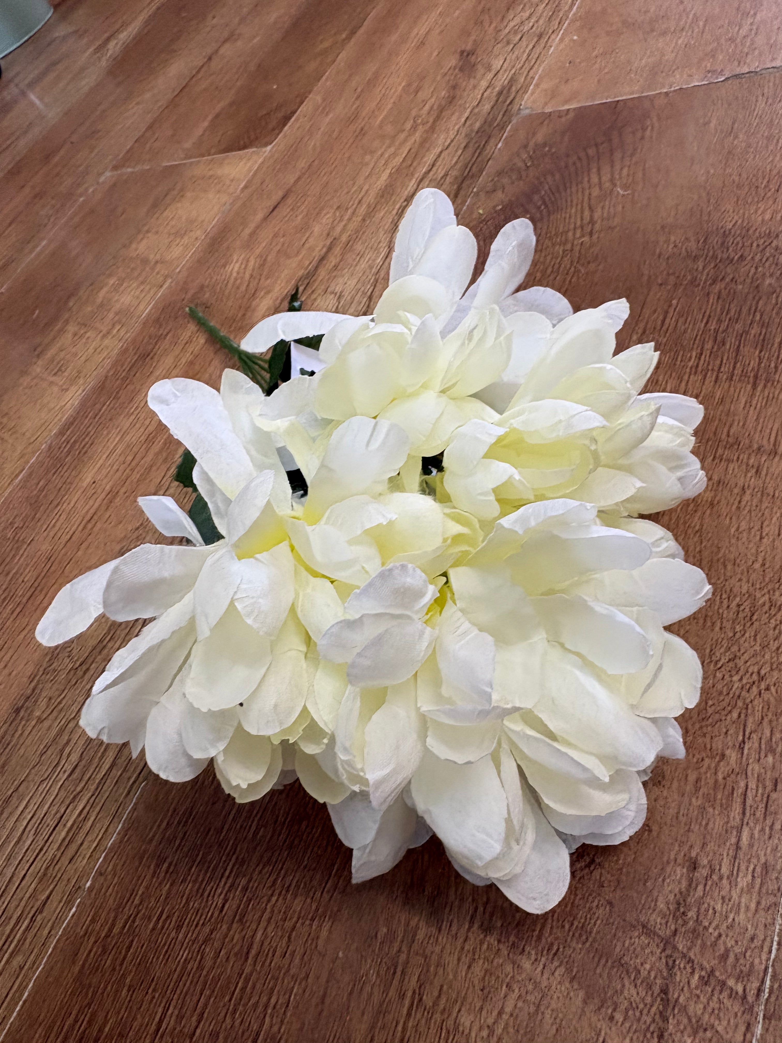 Ball mum bush - 4 colours available