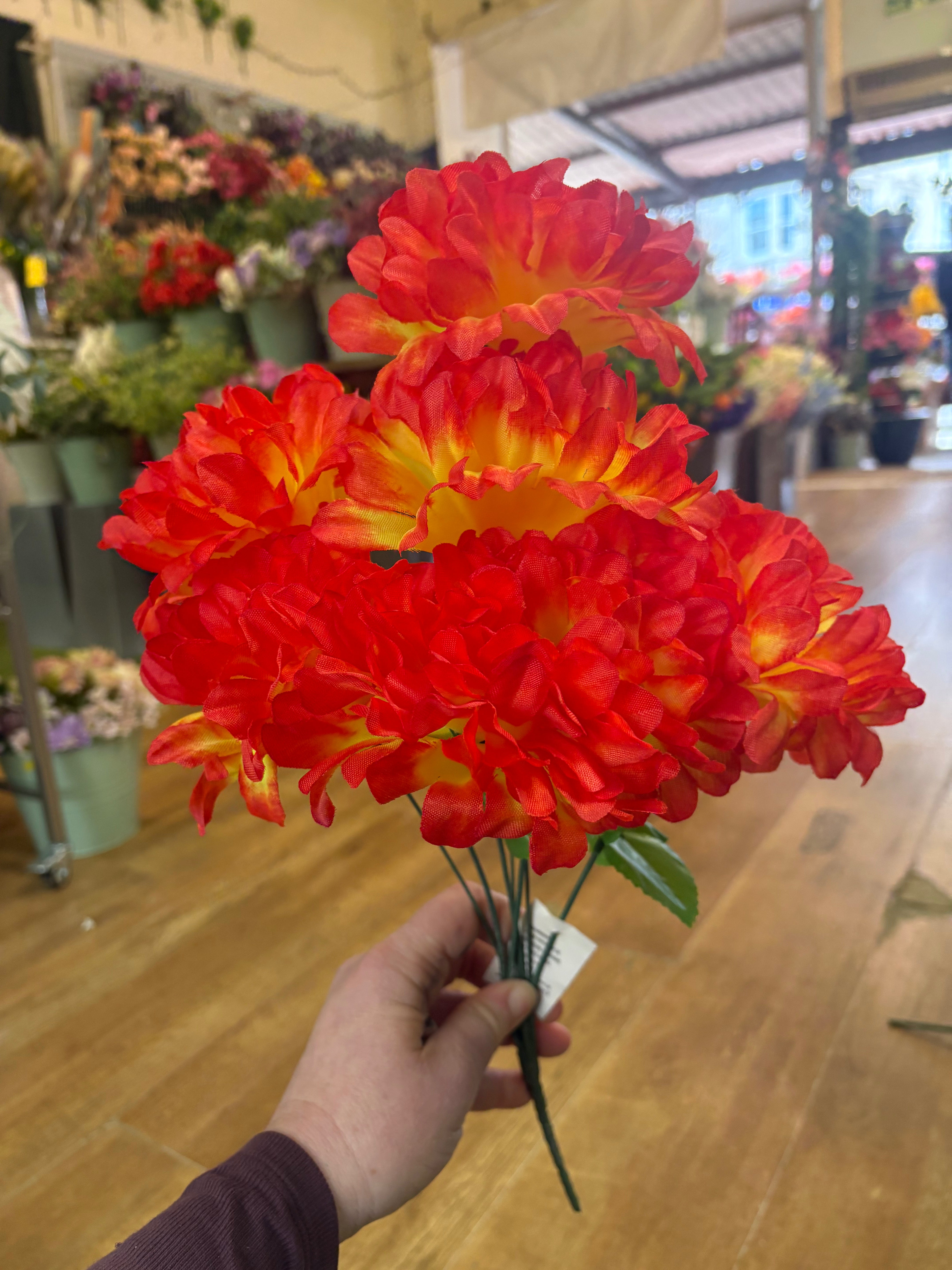 Tall bunch of large mum bush - 4 colours available