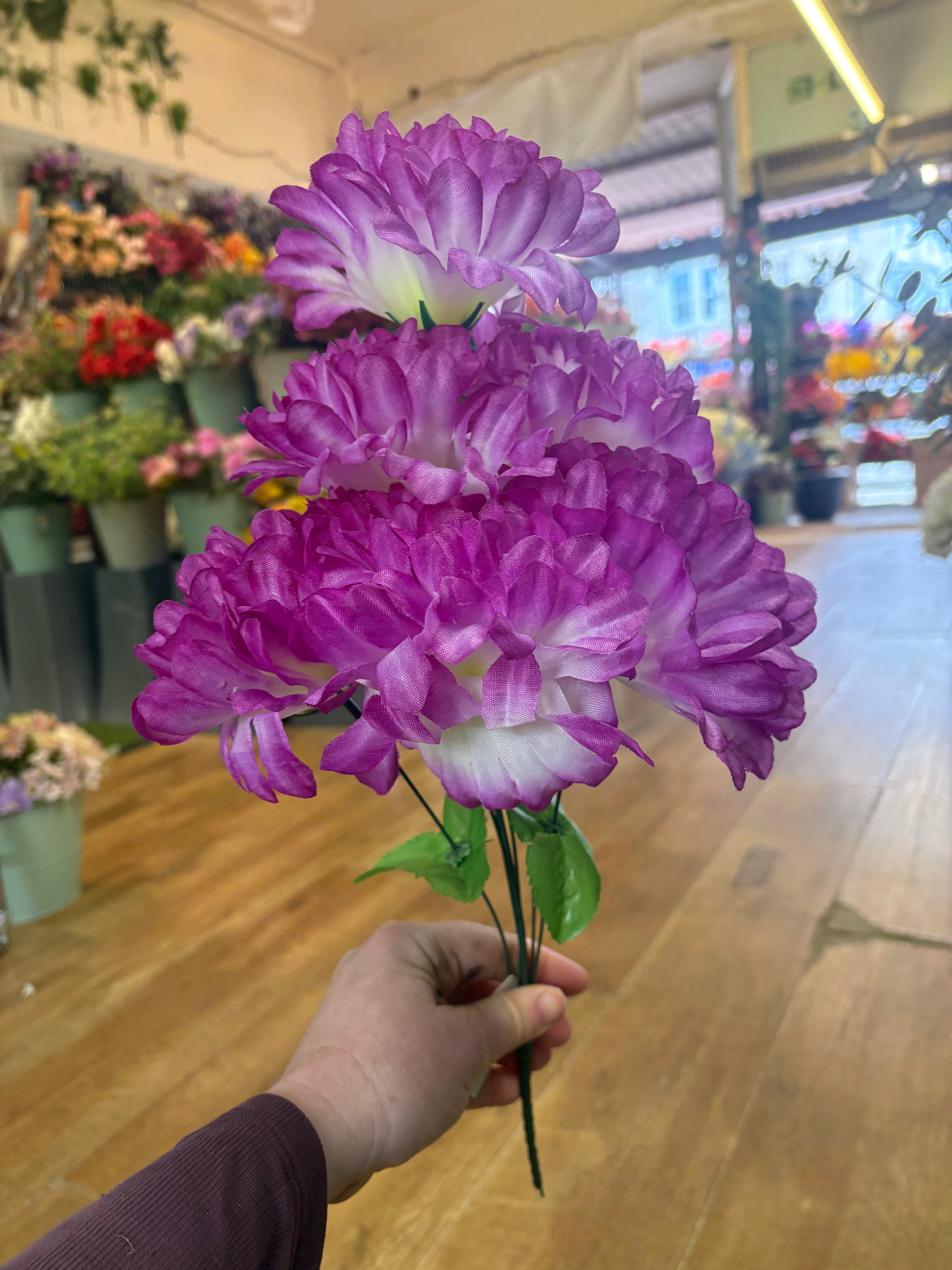 Tall bunch of large mum bush - 4 colours available