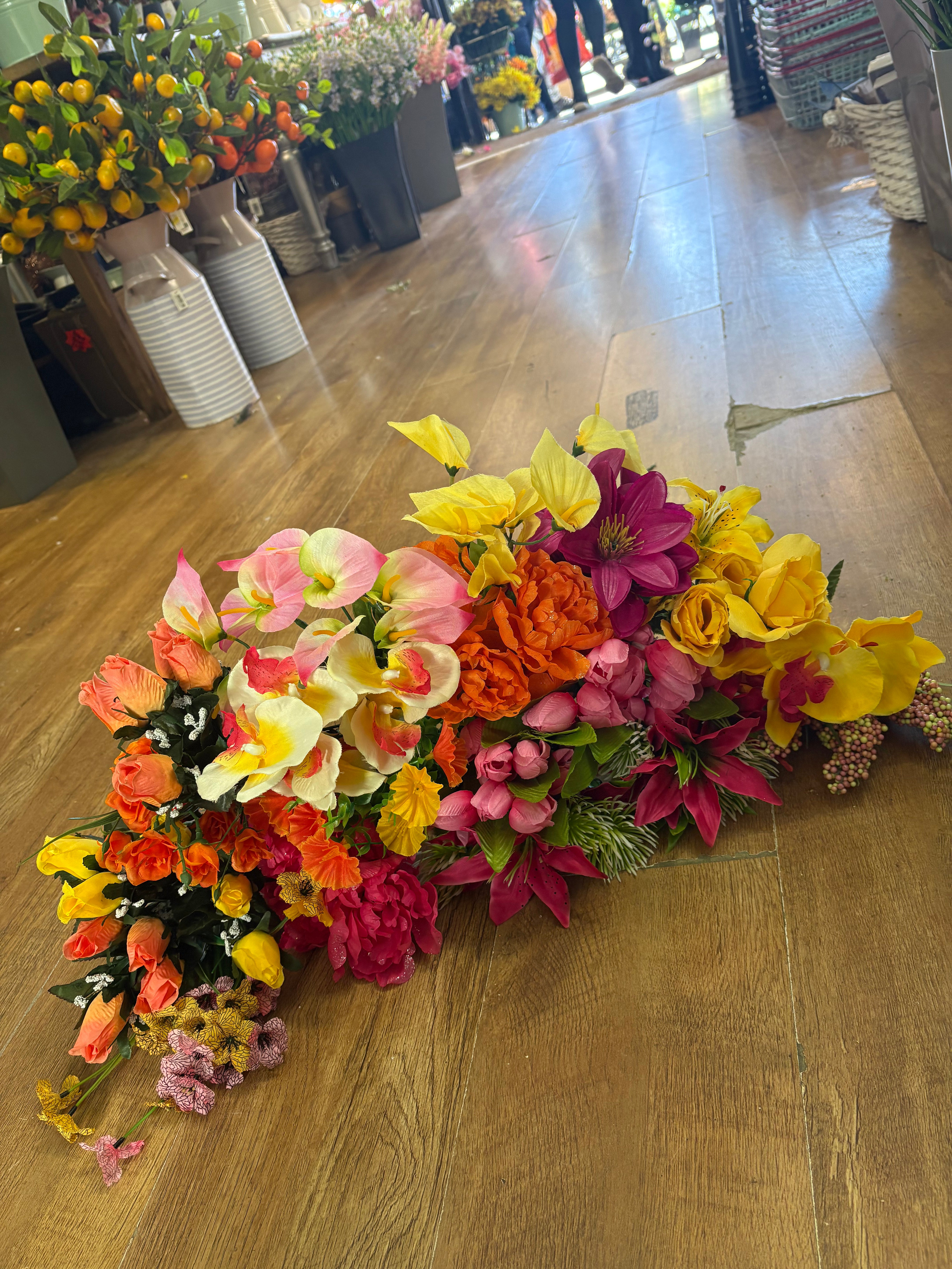 Box 5 - 20 bunches of flowers/foliage
