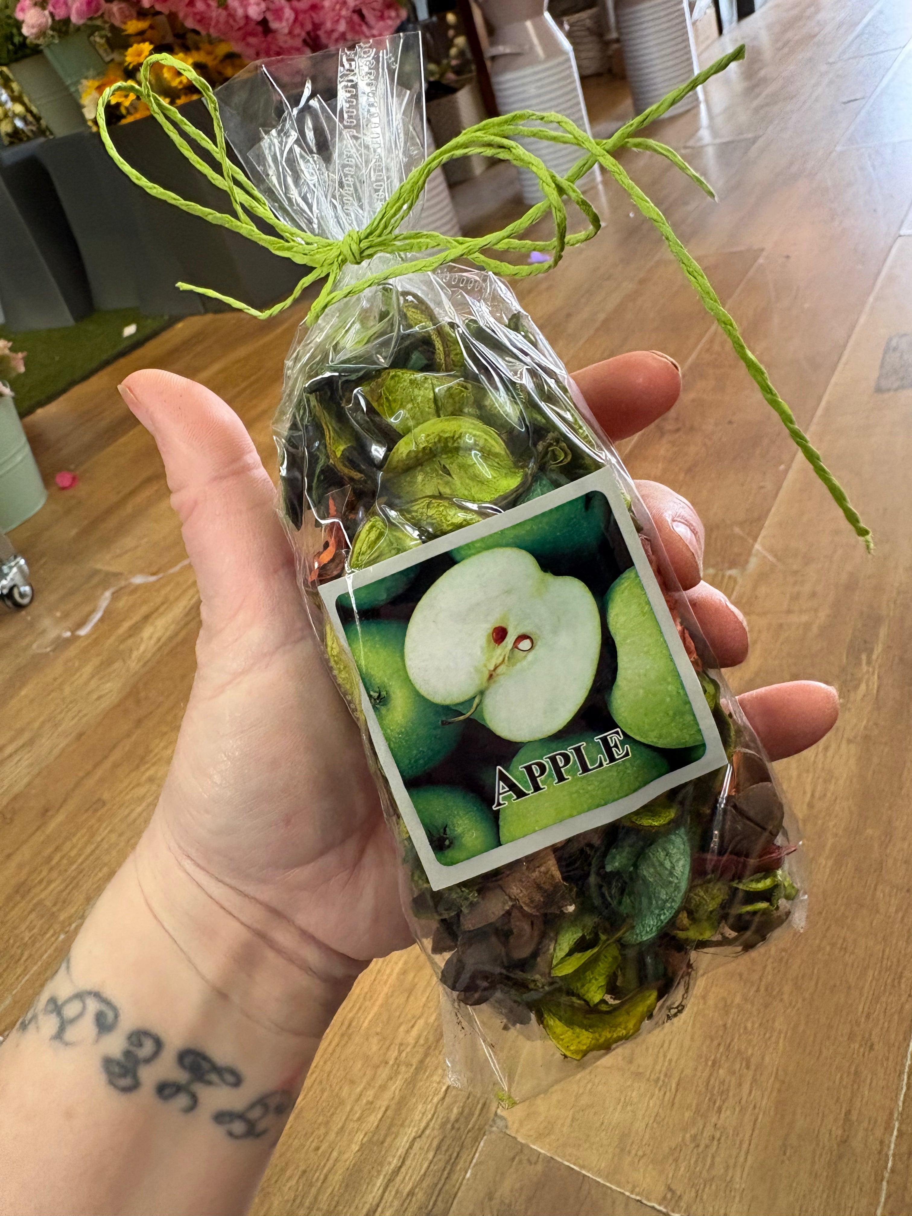 50g bag of pot pourri - 4 scents available