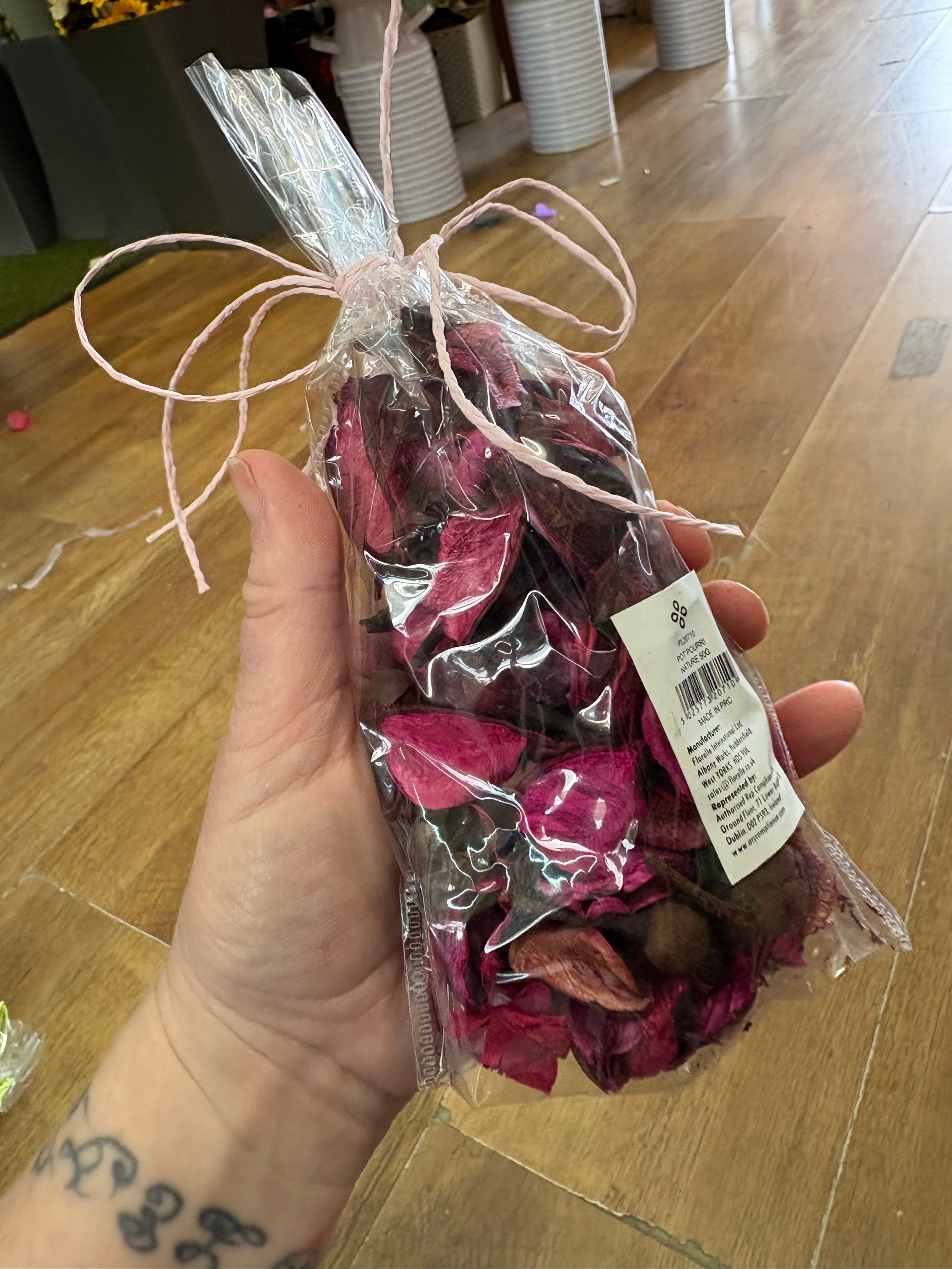 50g bag of pot pourri - 4 scents available