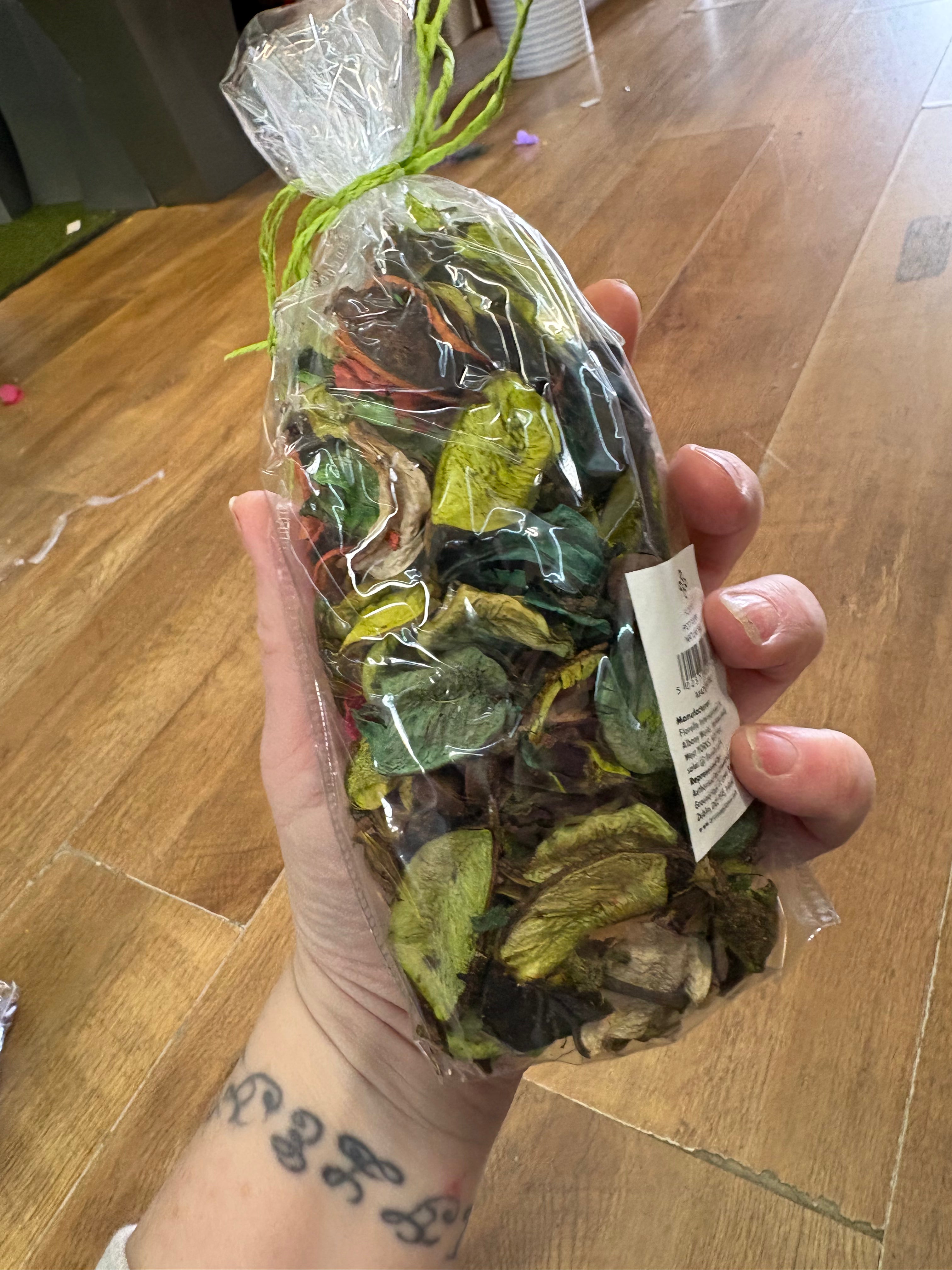 50g bag of pot pourri - 4 scents available