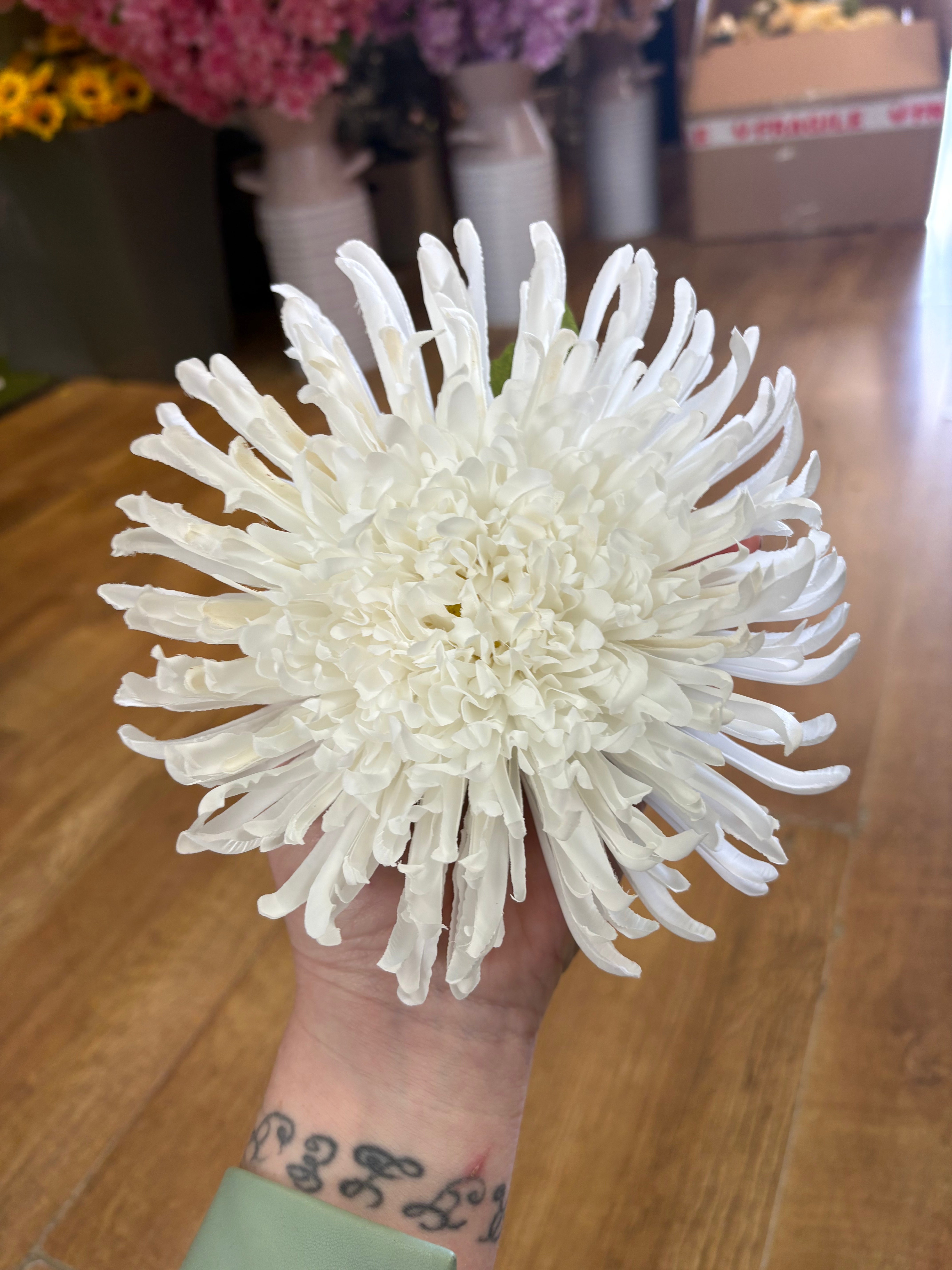 Long stem white Fuji mum