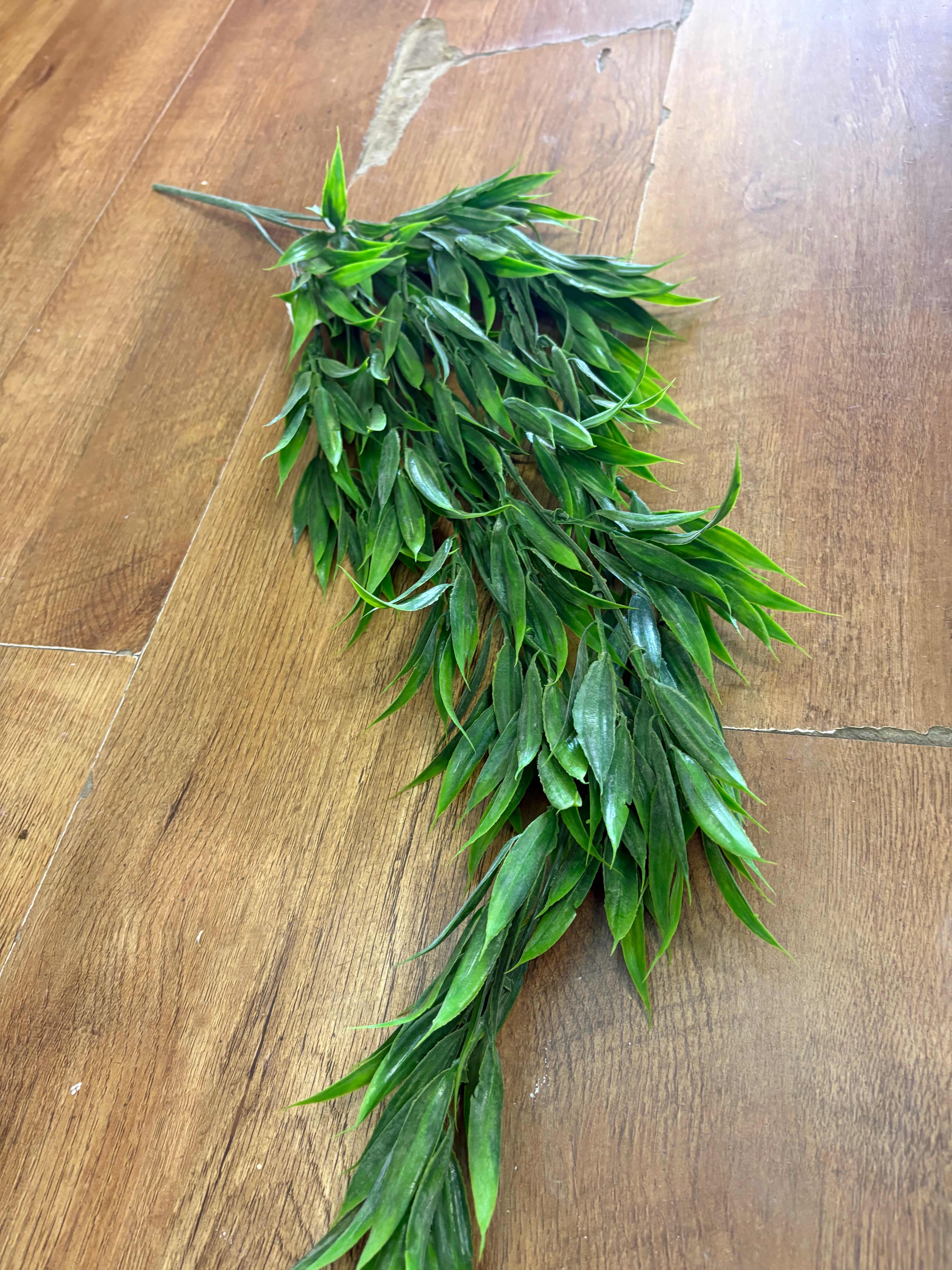 Hanging/trailing grass