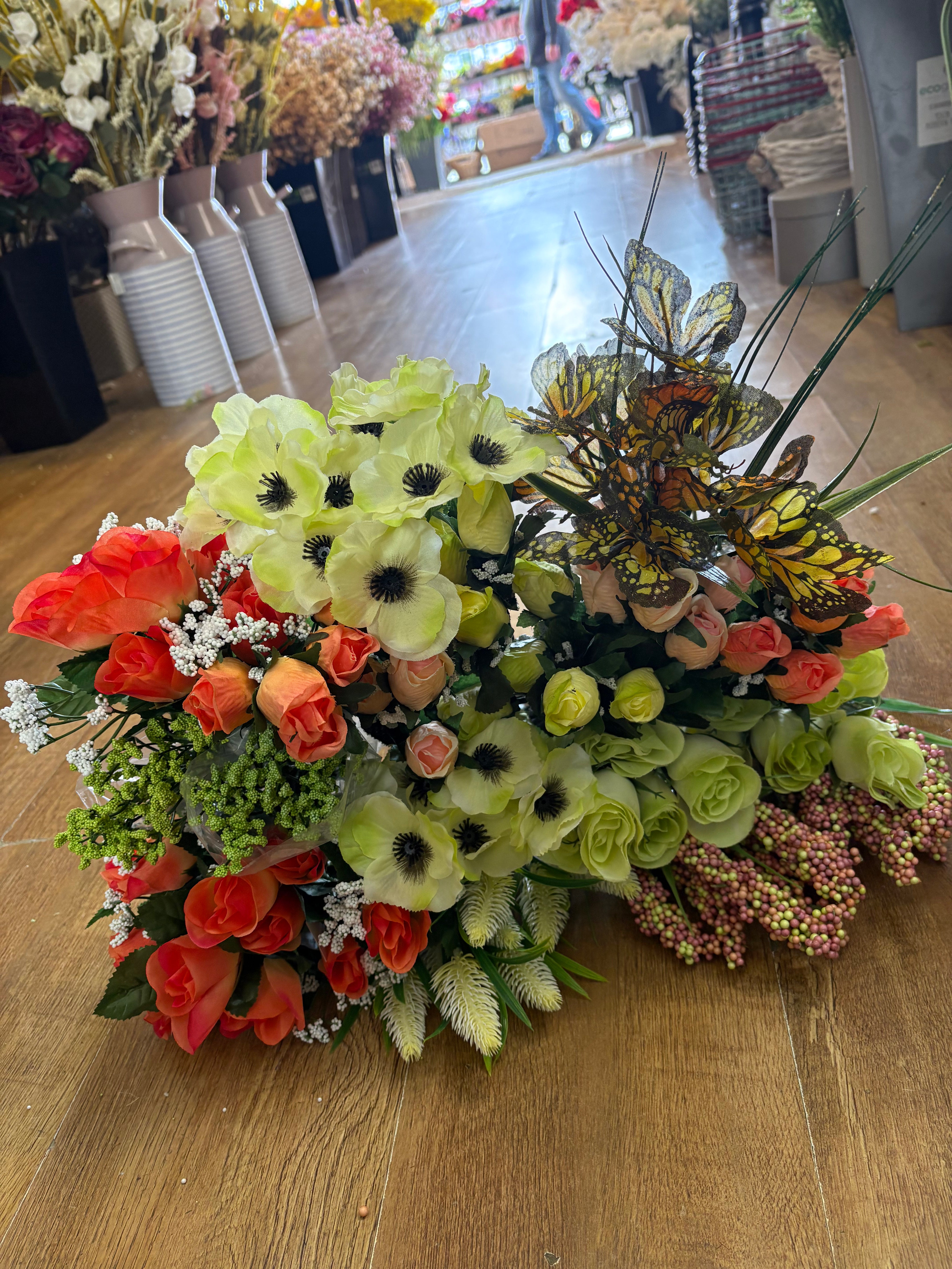 Box 13 - 20 bunches of flowers/foliage
