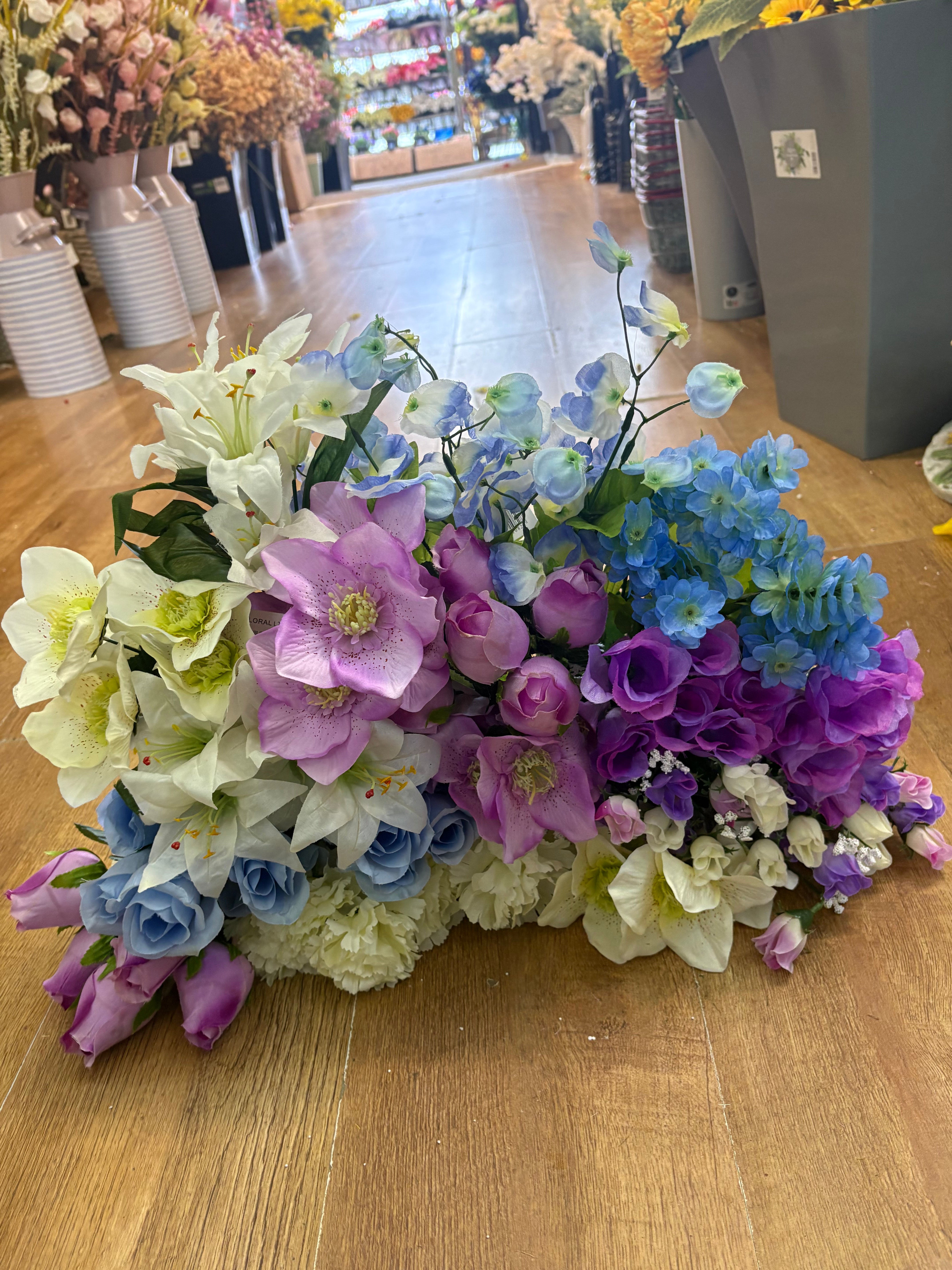 Box 12 - 20 bunches of flowers/foliage