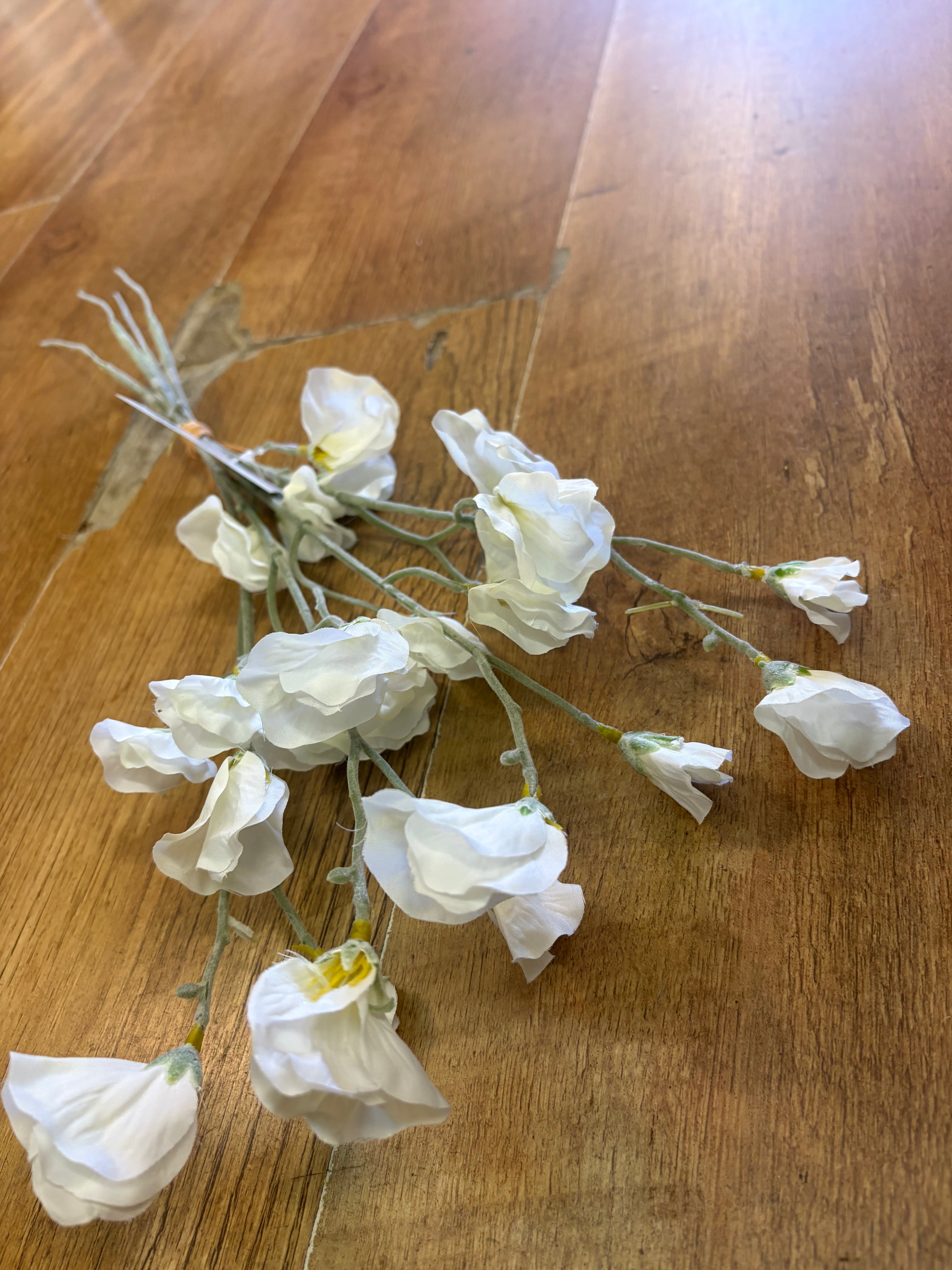 White sweet pea bundle