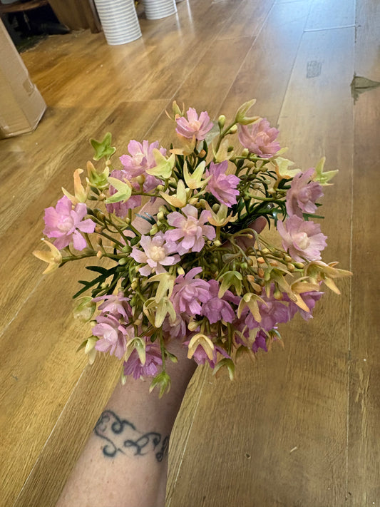 Light purple tuberose bundle