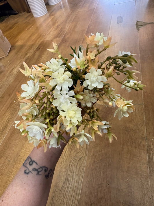 Ivory tuberose bundle