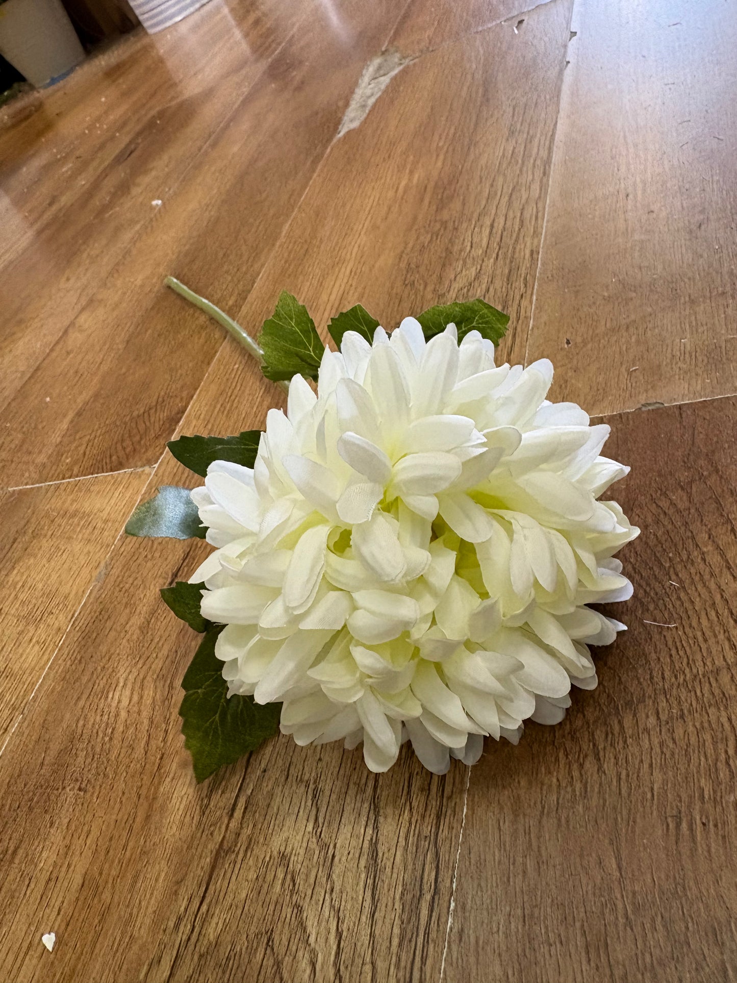 Mid length cream Pom Pom flower