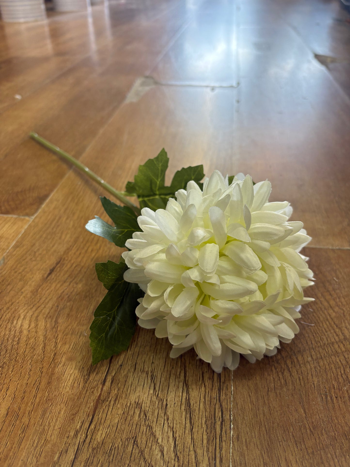 Mid length cream Pom Pom flower