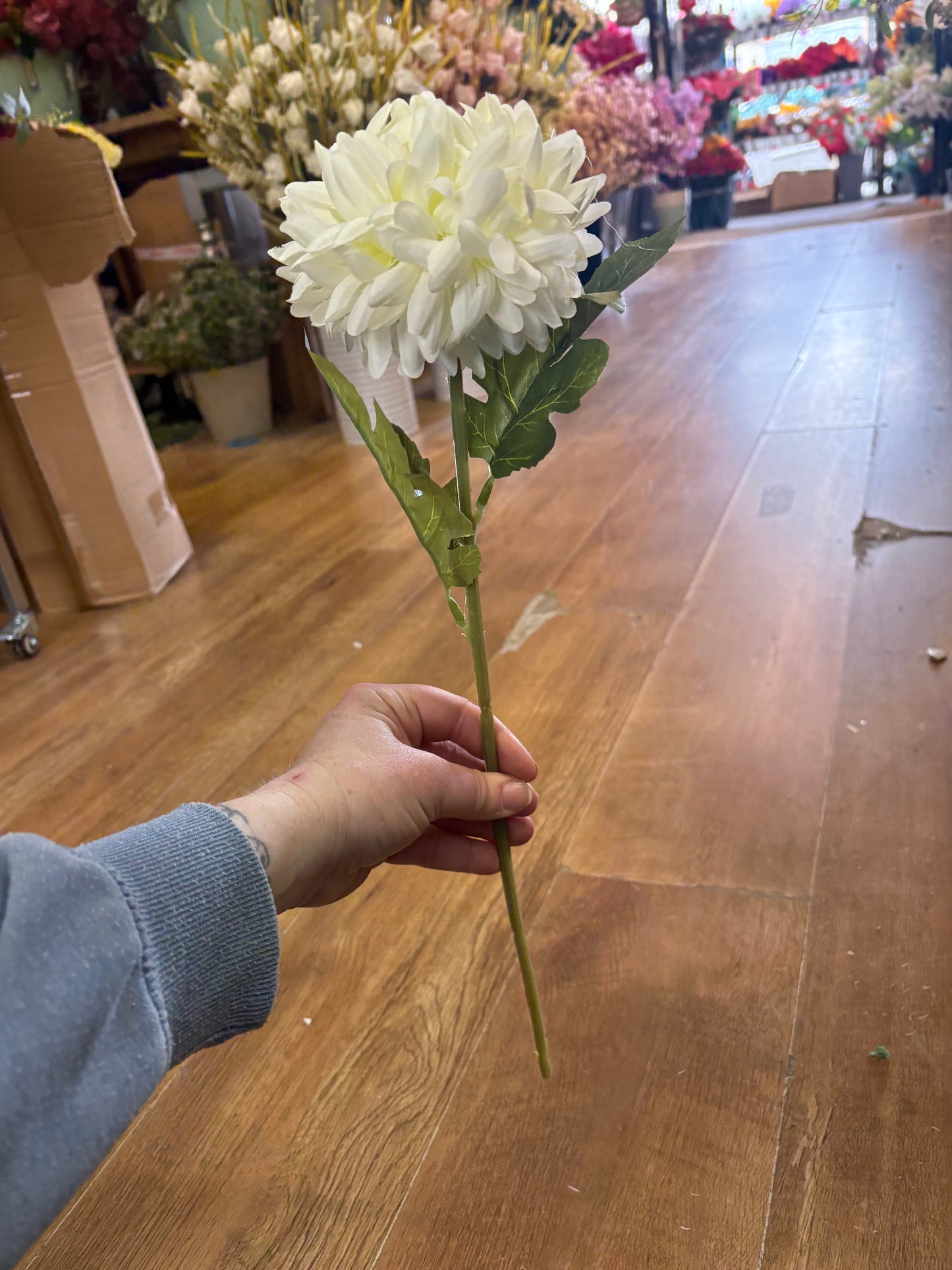 Mid length cream Pom Pom flower