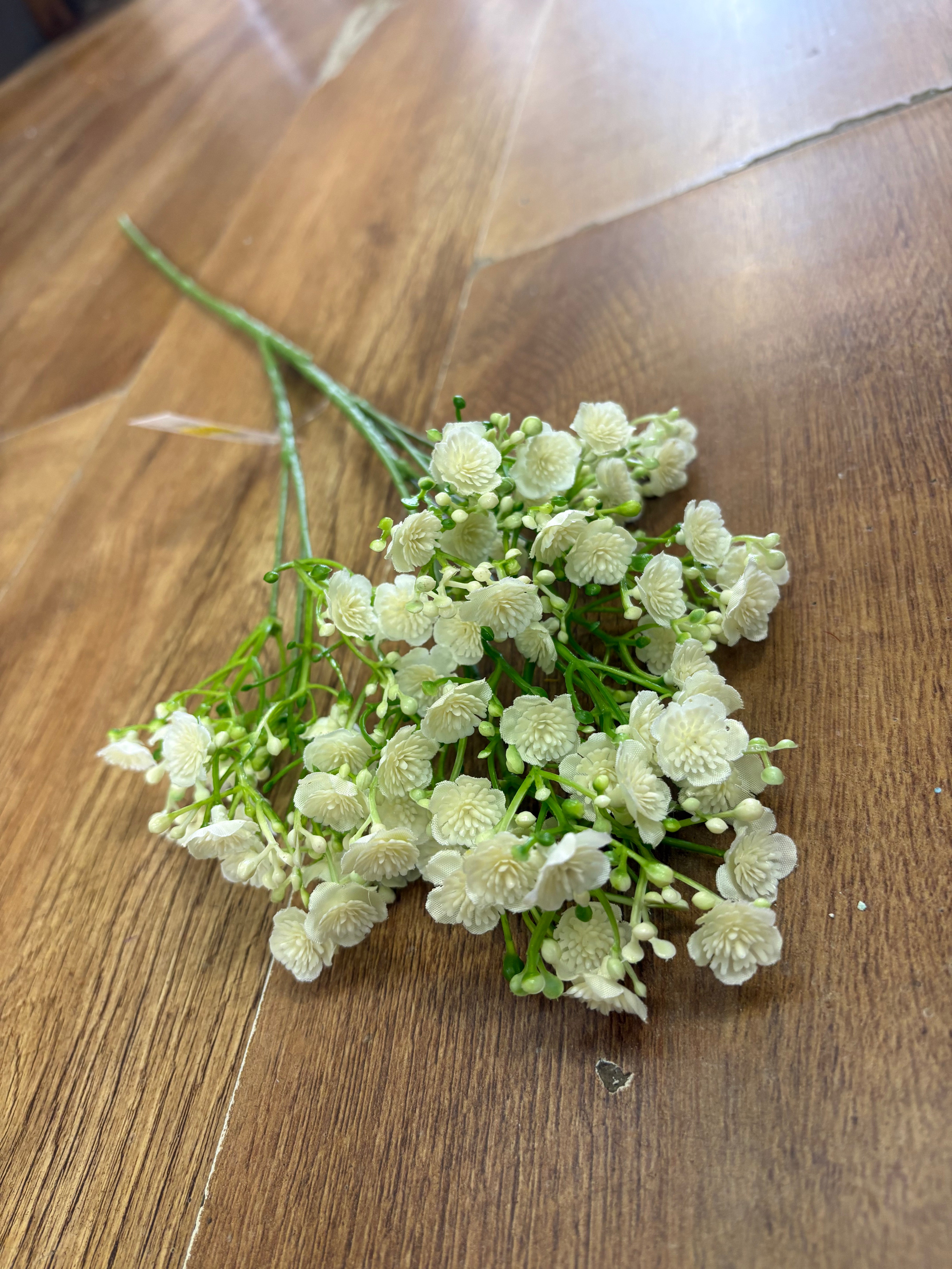 Long stem ivory babies breath