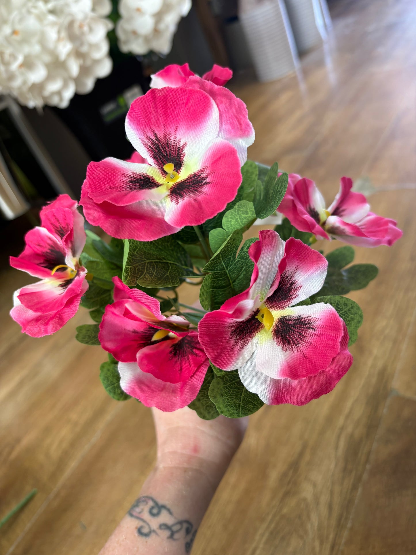 Pansy bunch - 2 colours available