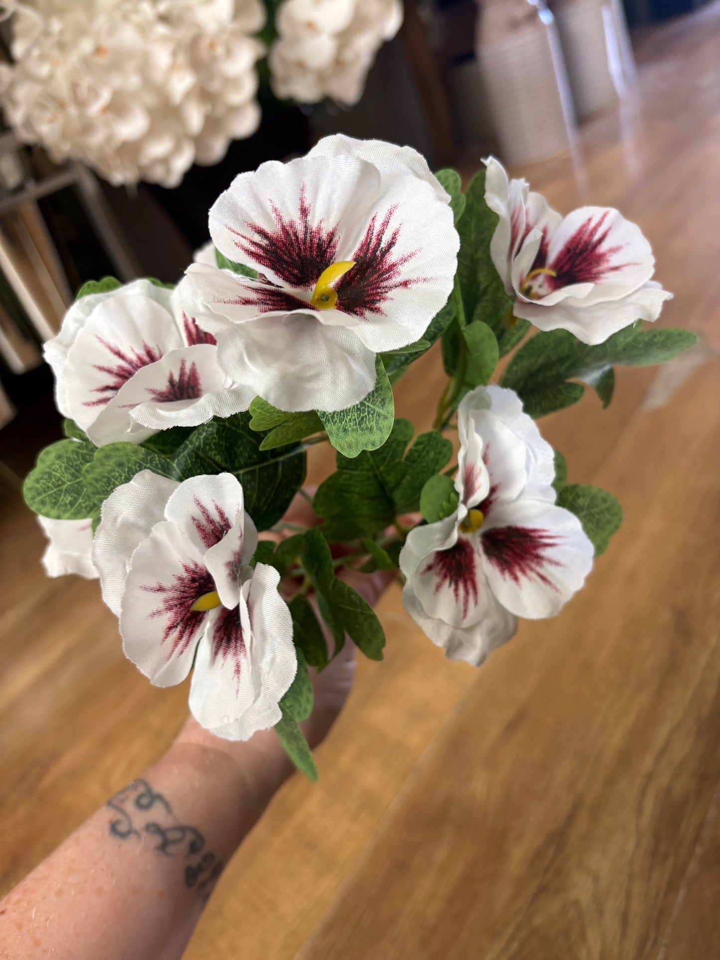Pansy bunch - 2 colours available