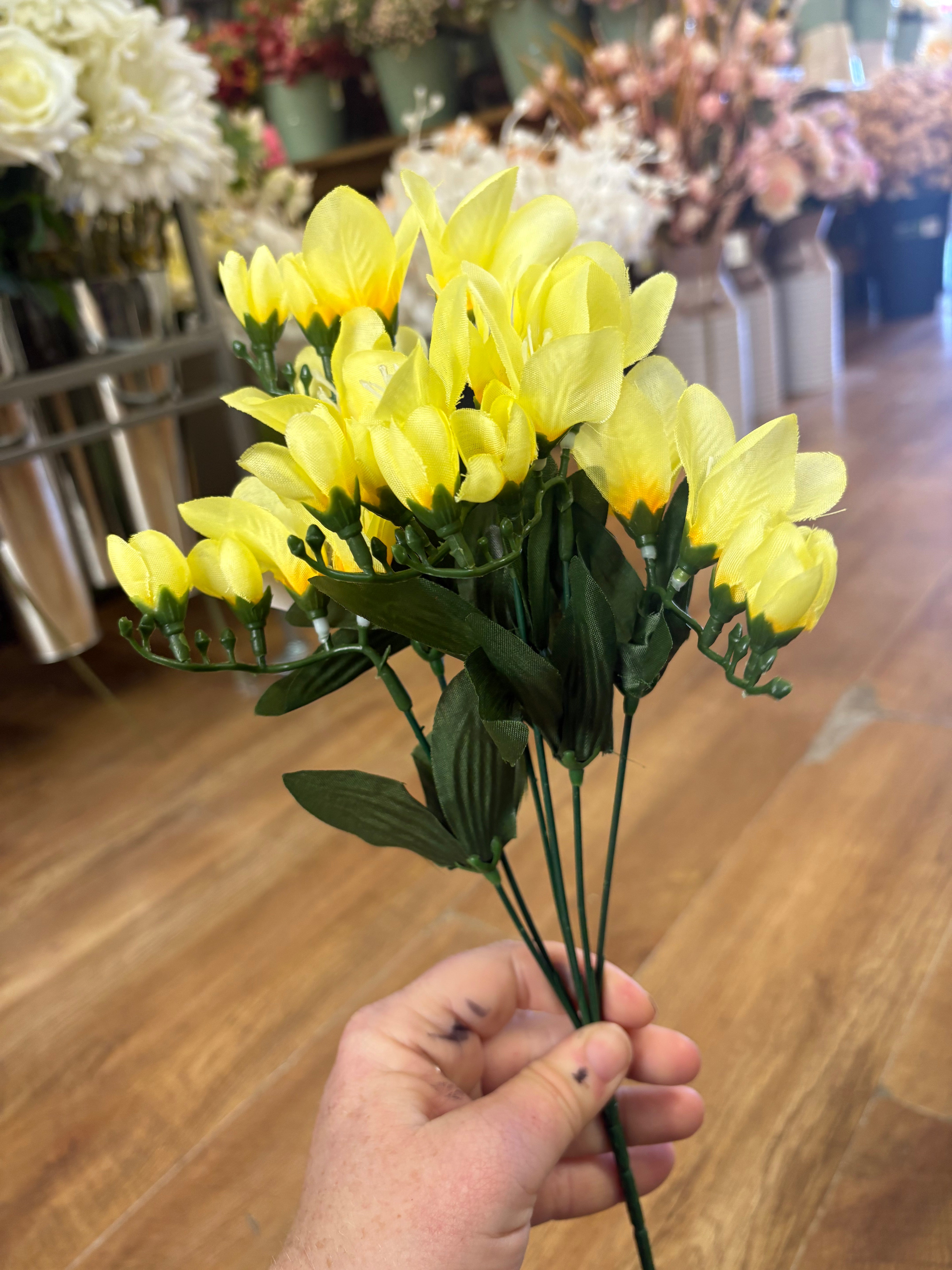 Freesia bunch - 4 colours available