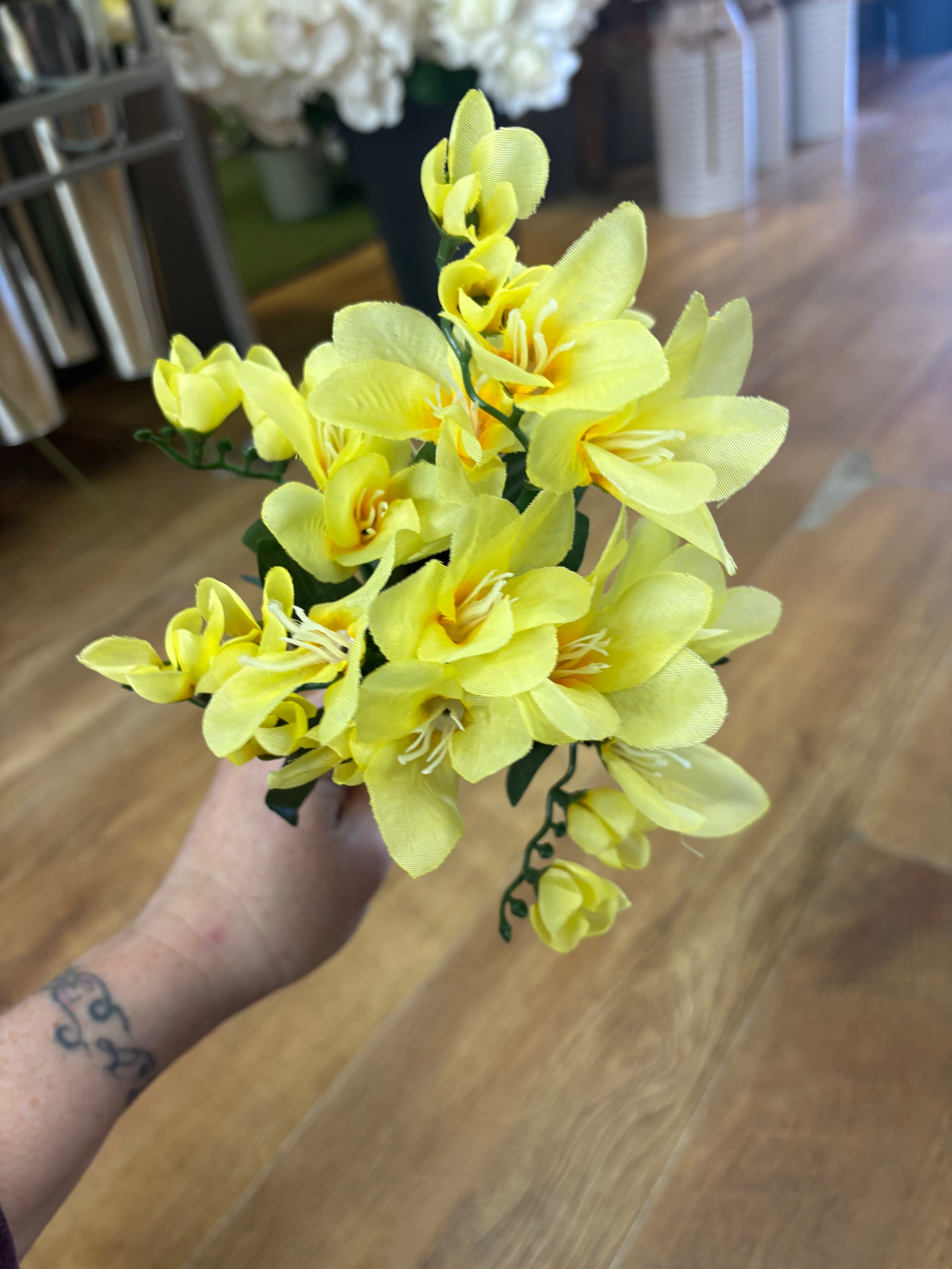 Freesia bunch - 4 colours available
