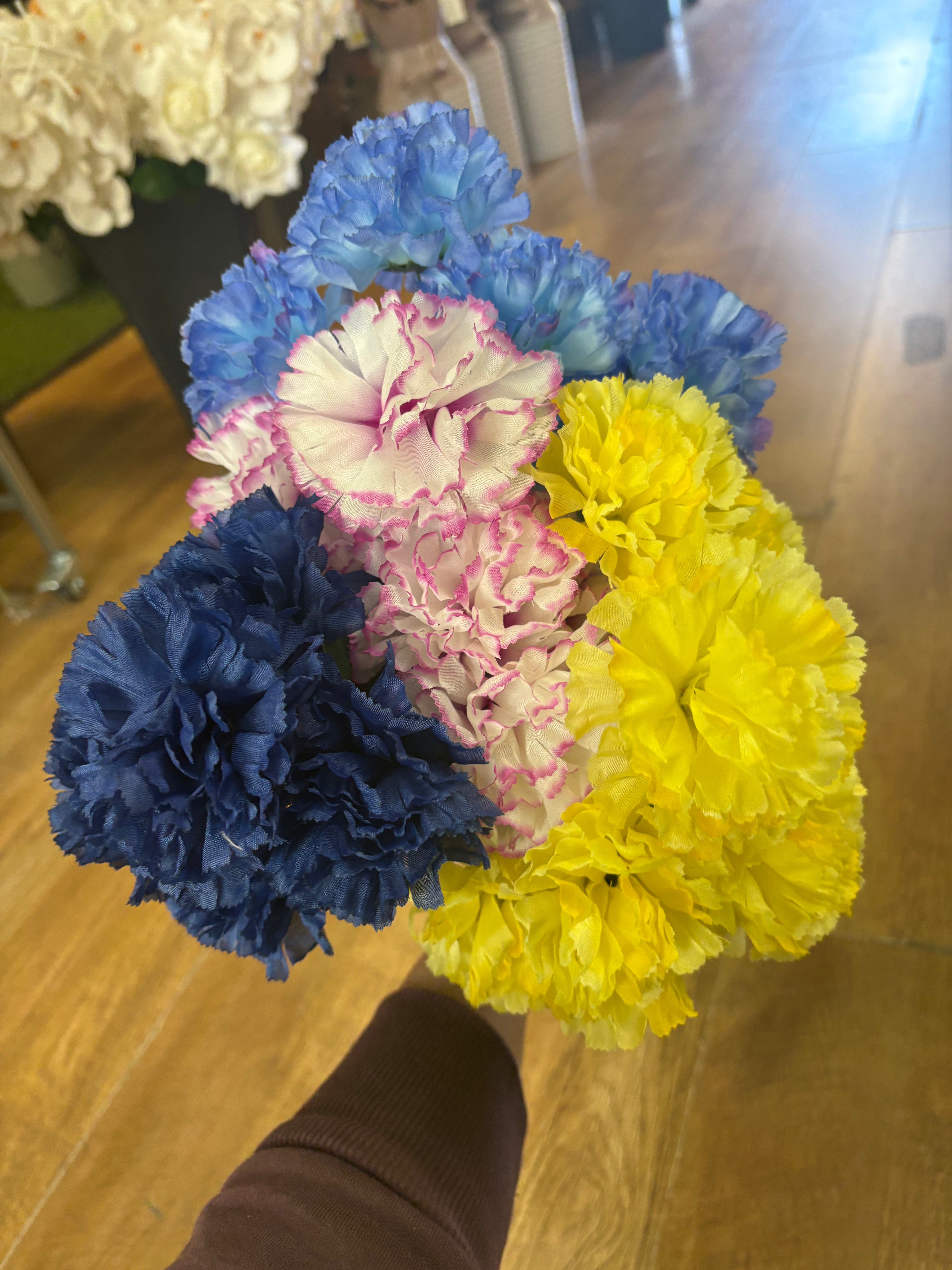 Carnation bunch - 4 colours available