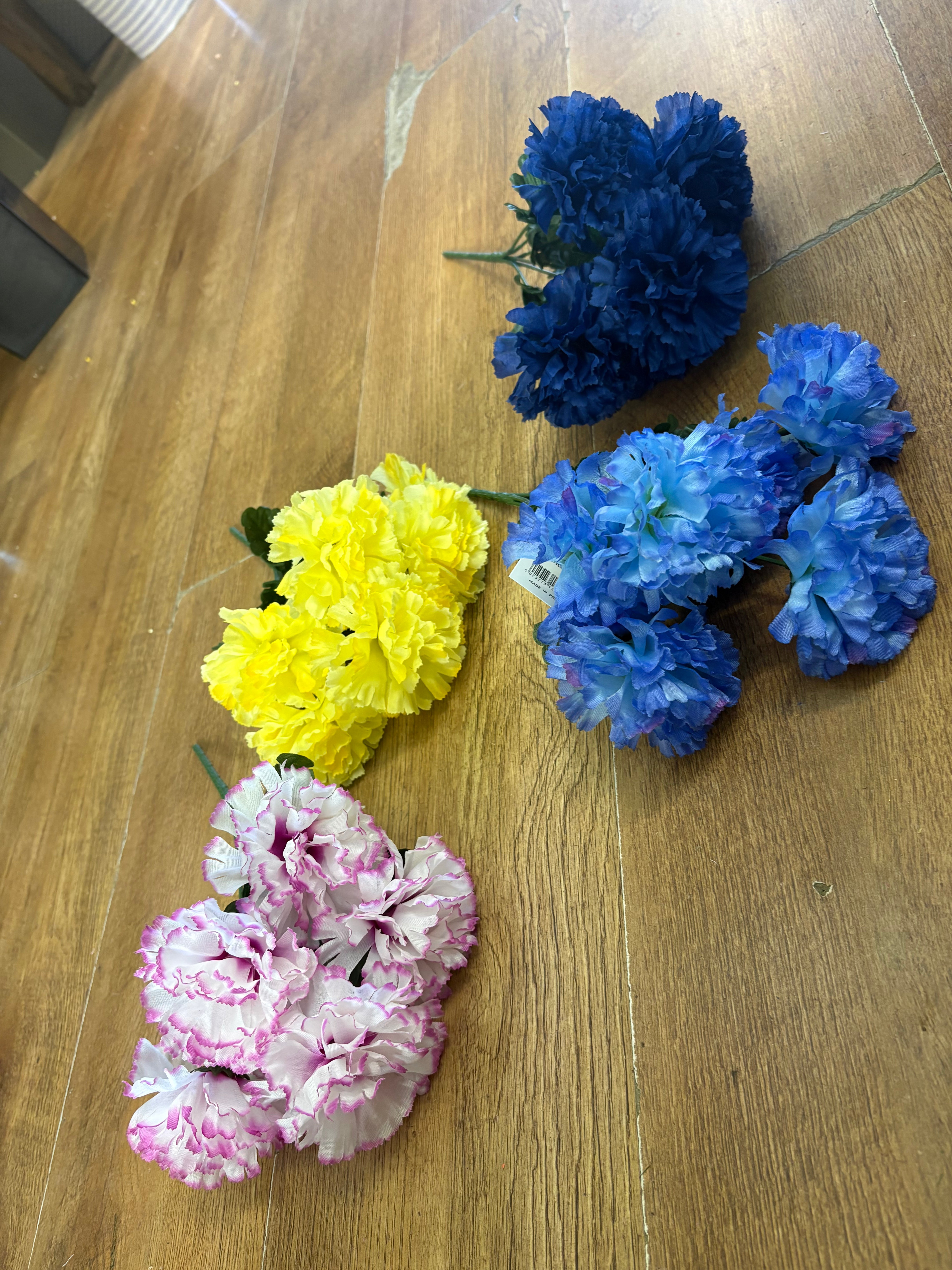 Carnation bunch - 4 colours available