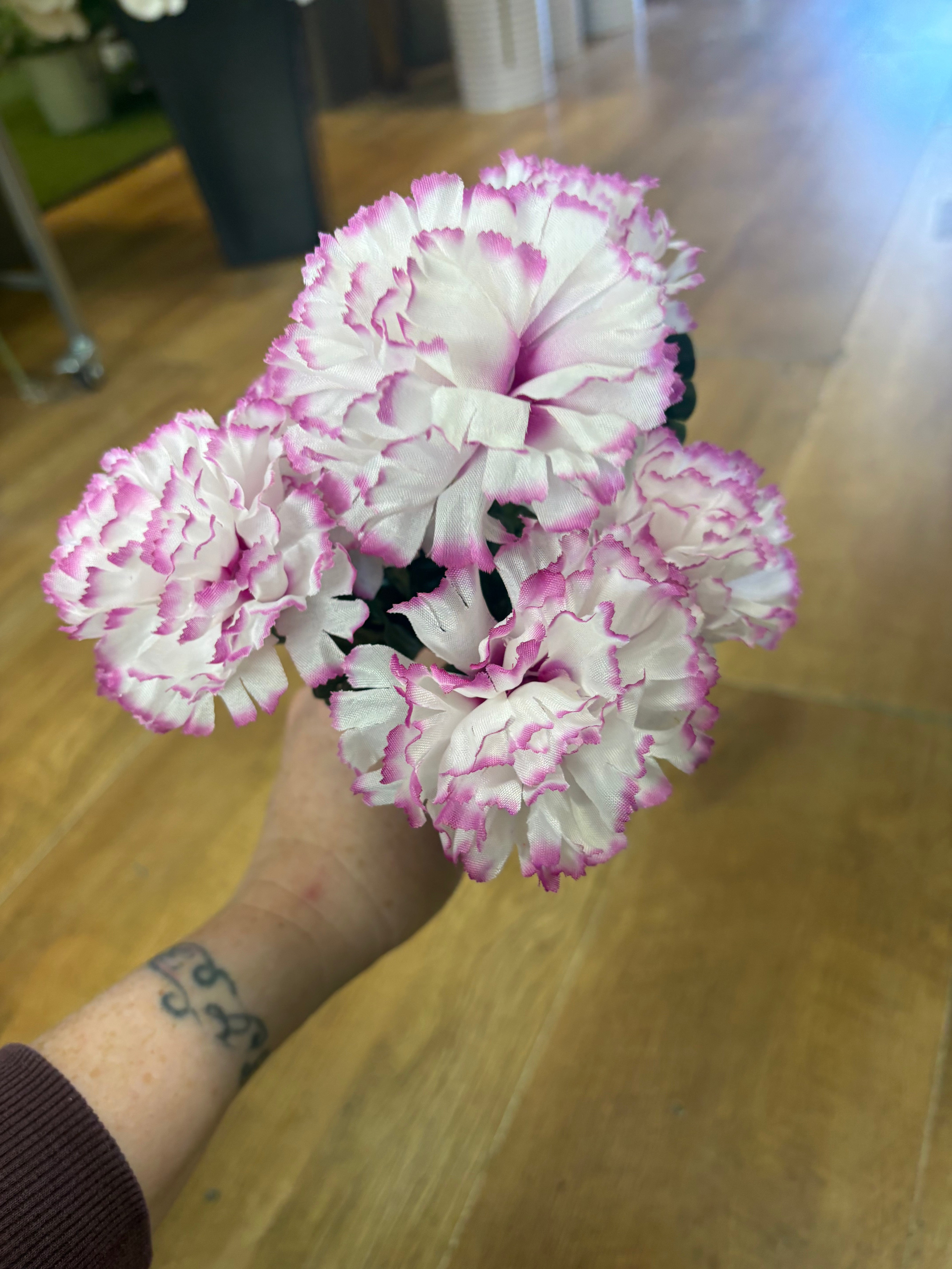 Carnation bunch - 4 colours available