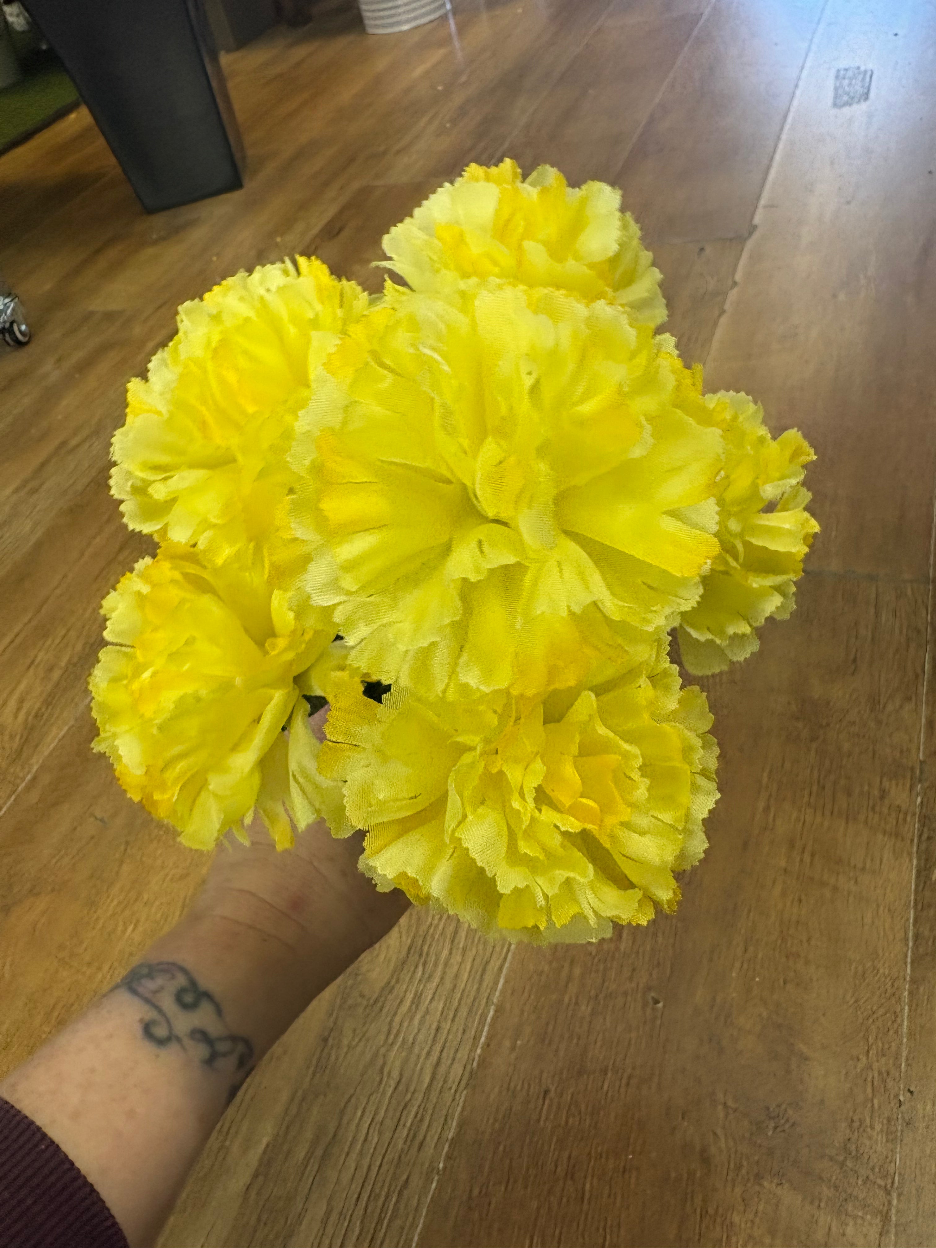 Carnation bunch - 4 colours available