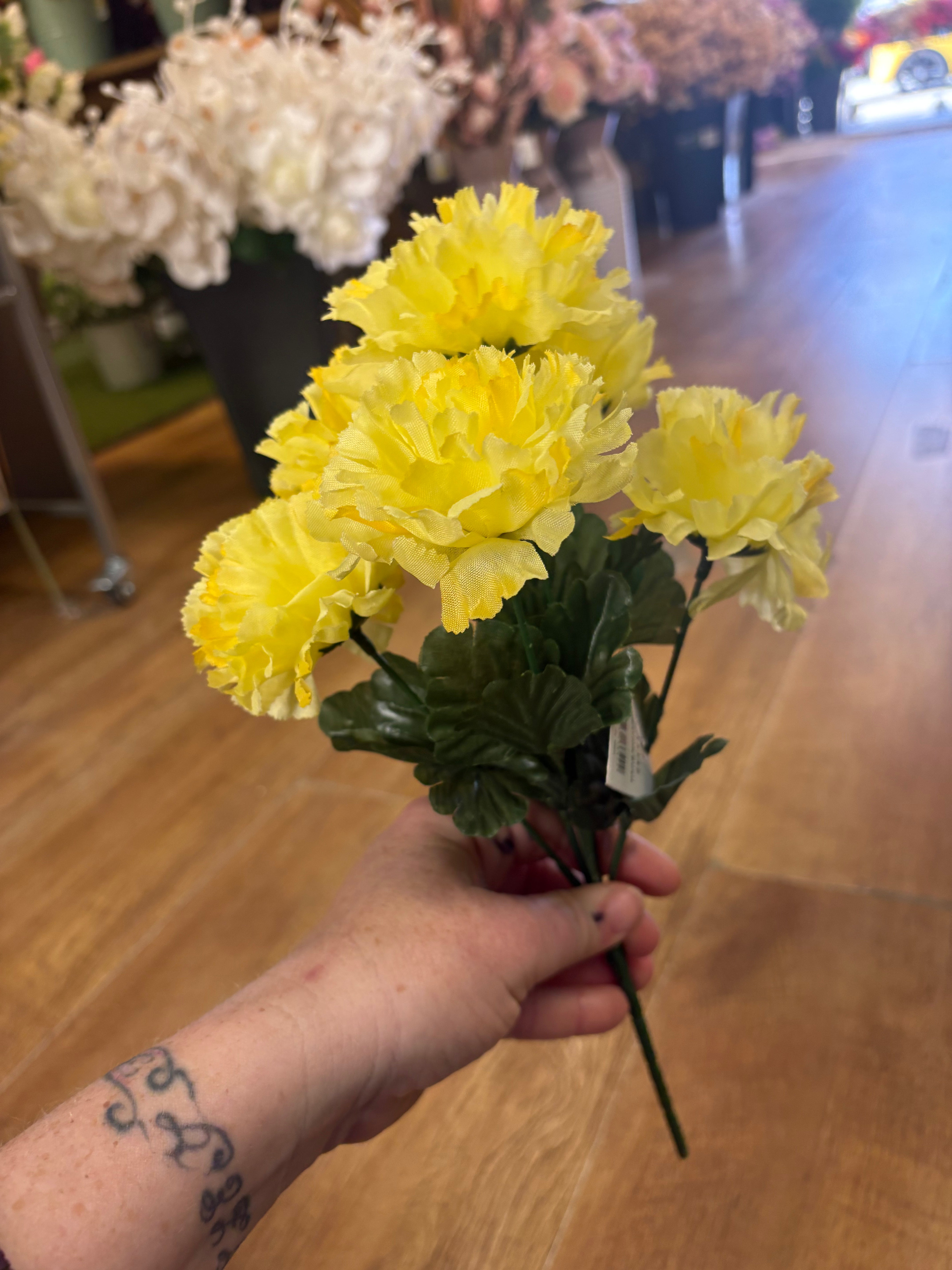Carnation bunch - 4 colours available