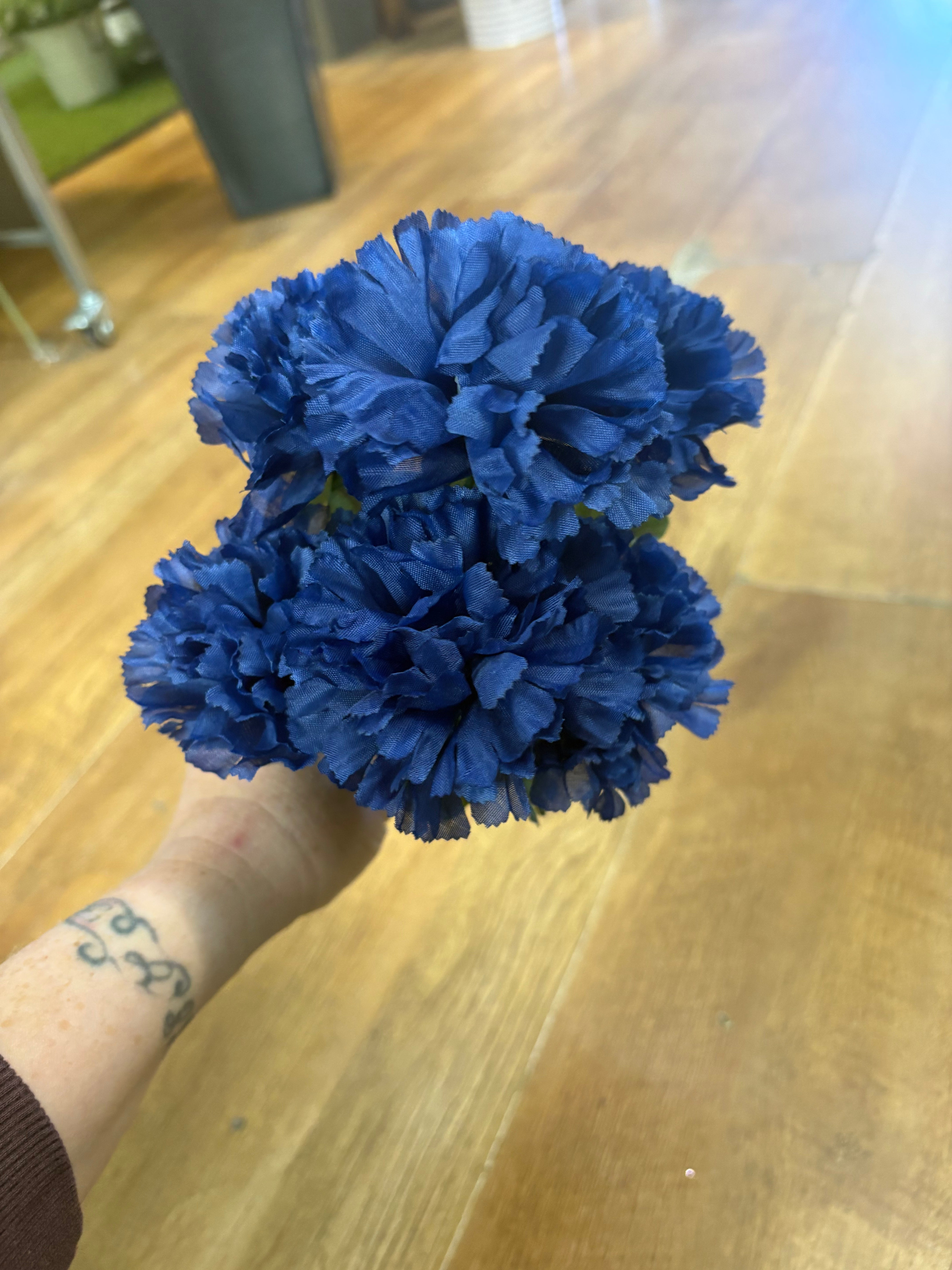 Carnation bunch - 4 colours available