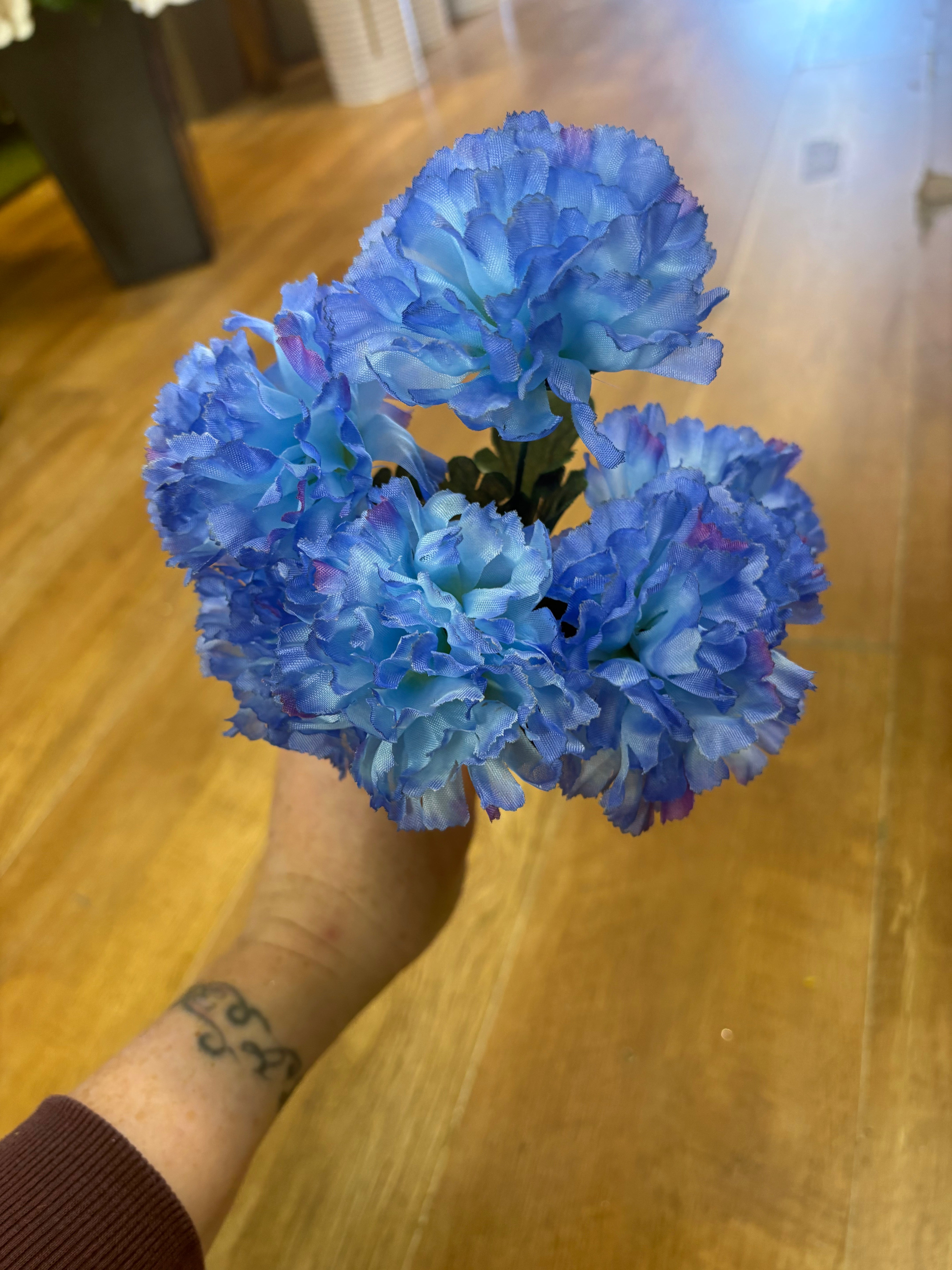 Carnation bunch - 4 colours available