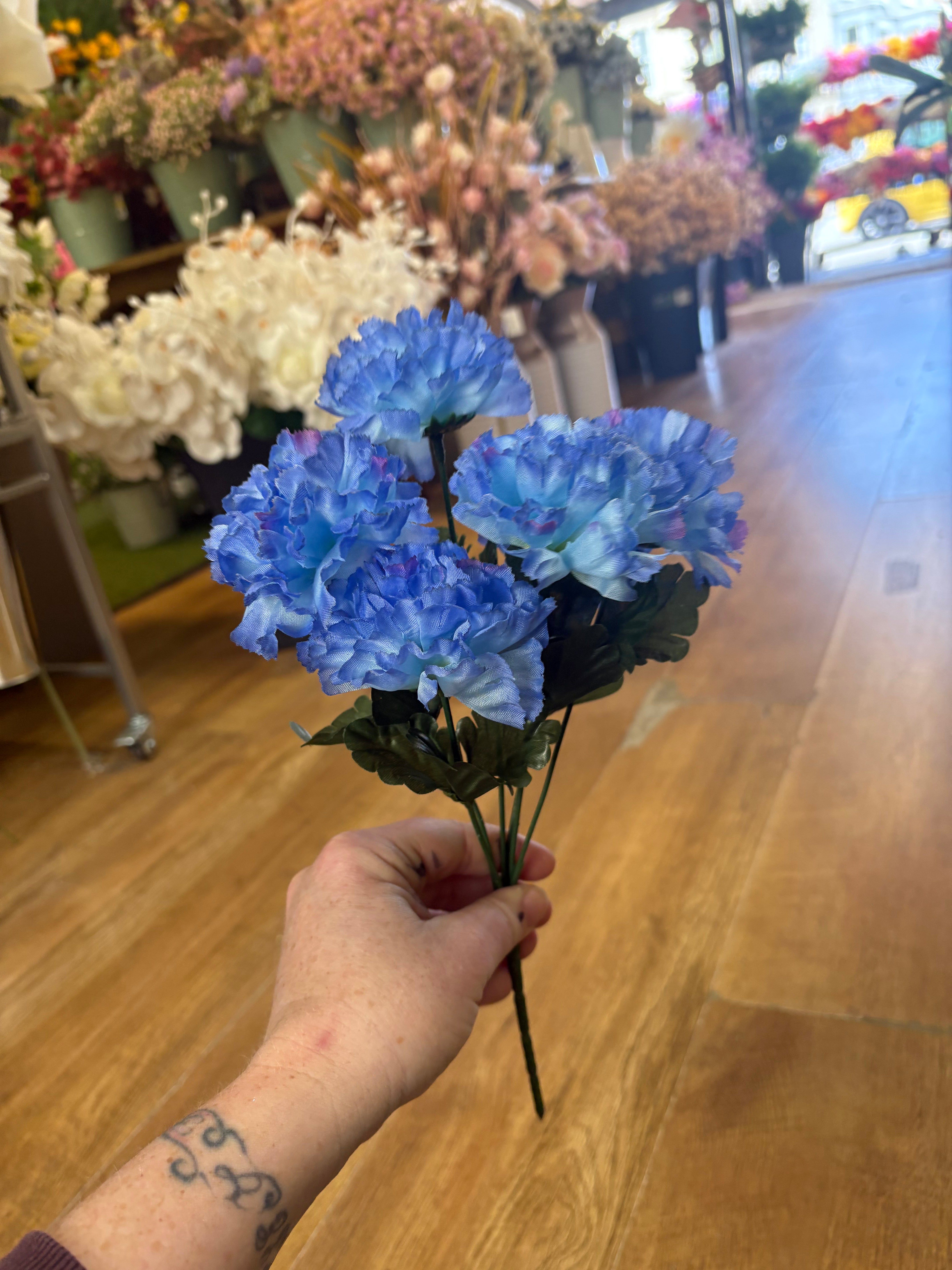 Carnation bunch - 4 colours available