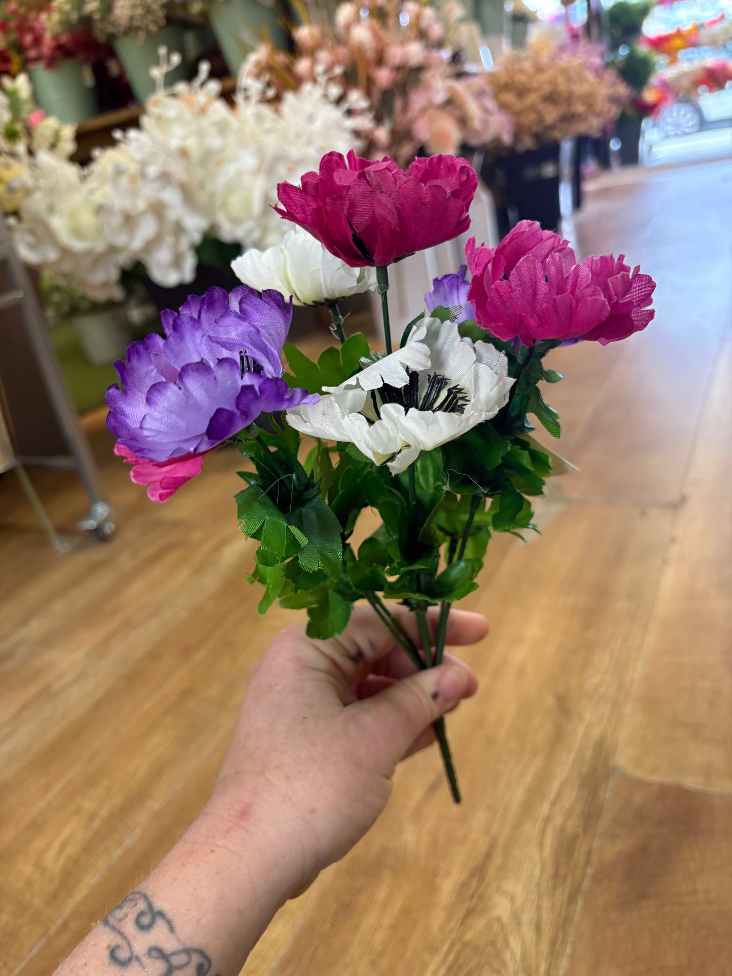 Anemone bunch - 3 colours available