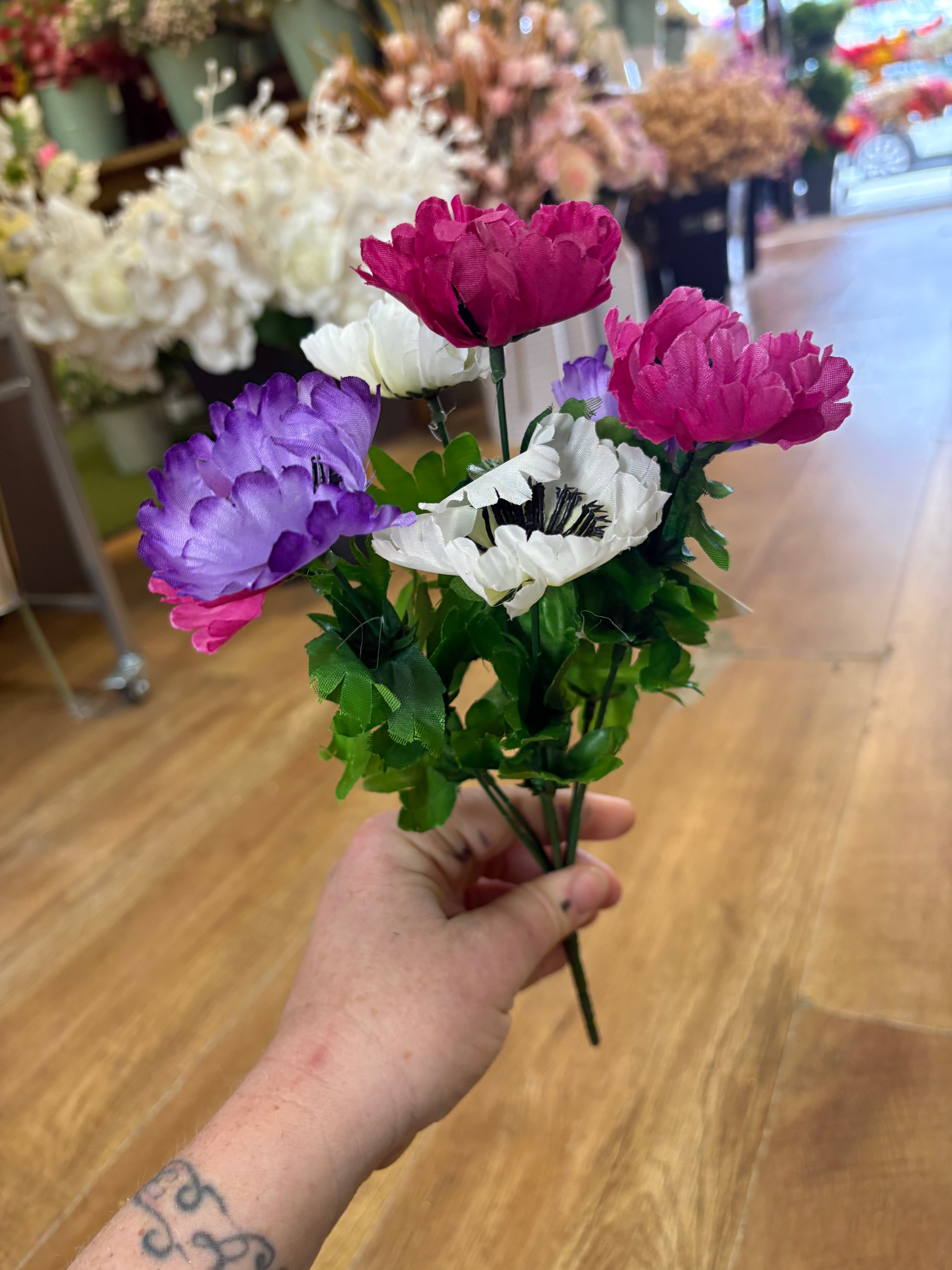 Anemone bunch - 3 colours available