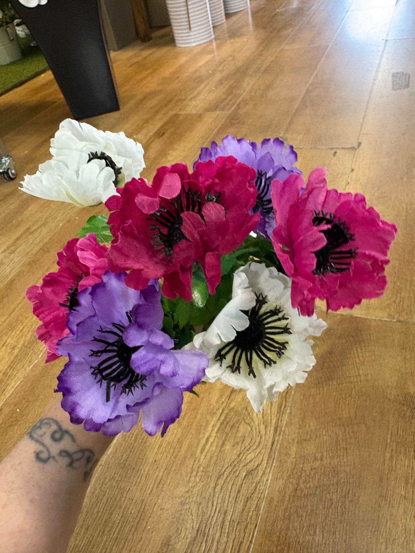Anemone bunch - 3 colours available